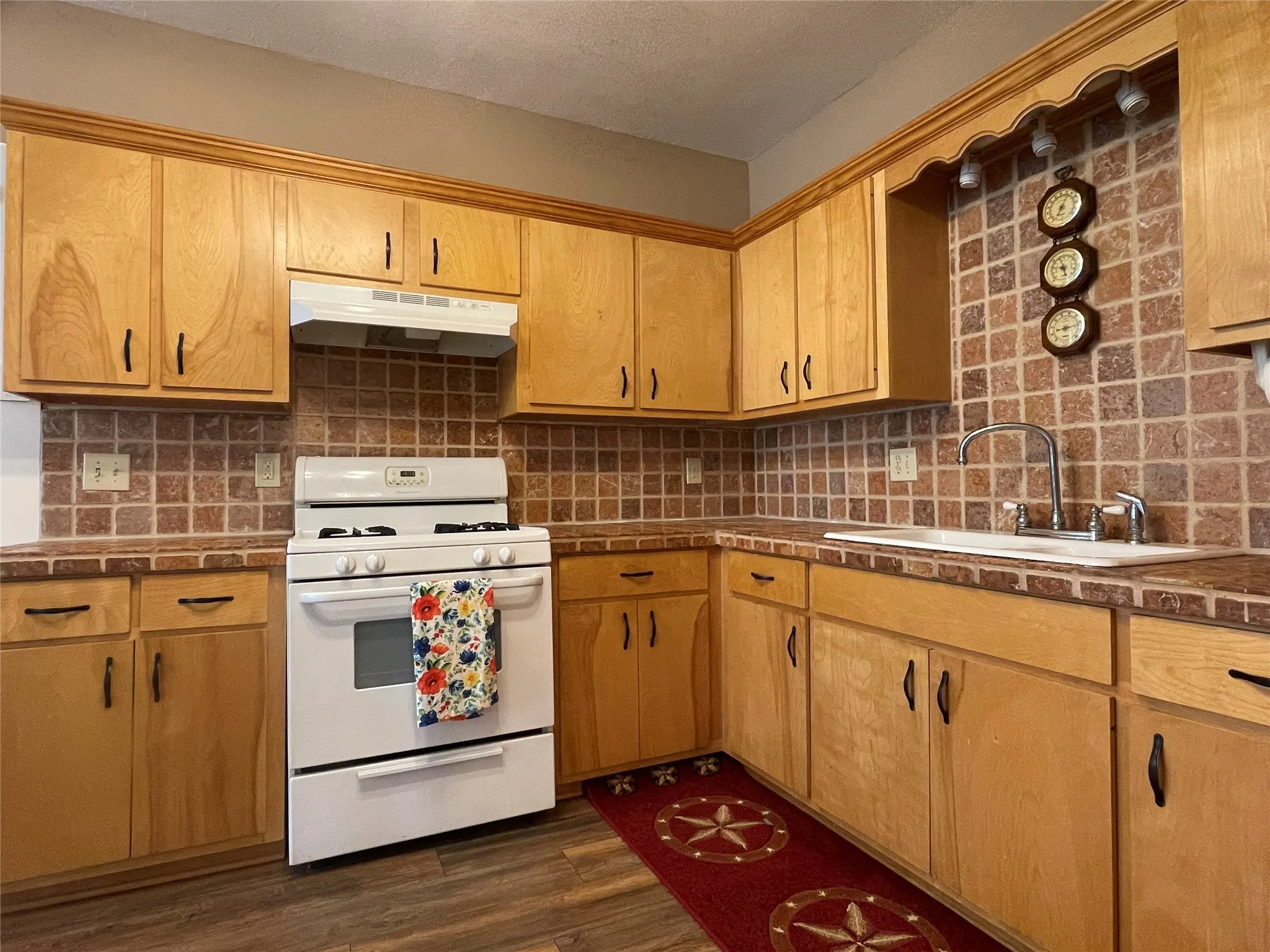 Single Family Residence For Sale in Tarrant County , 5101 Birchman Avenue, Fort Worth, Texas 76107, 2 Bedroom, 1 Bathroom, Garage spaces, 1,425 Sqft, built in 1930, Preowned, mls#21235355, Real Estate Agent in Fort Worth, Homes For Sale in Tarrant county, Homes For Sale in Fort Worth, Realtor in Fort Worth Texas, Real Estate Brokerage Independent Realty Texas, Luminita Cordes Realtor