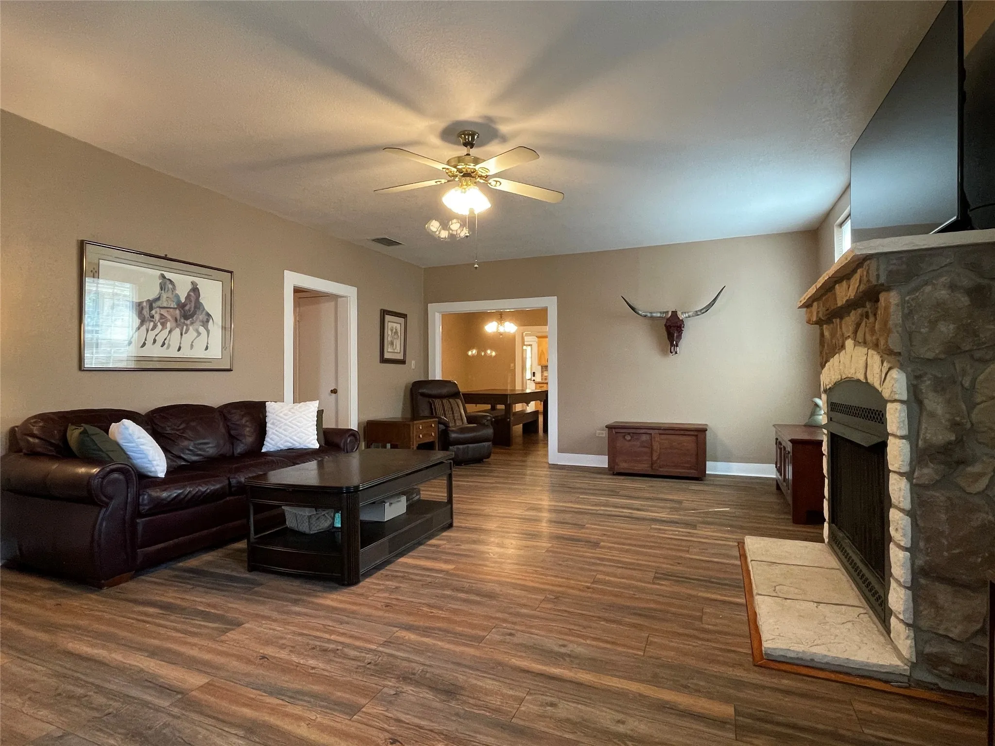 Single Family Residence For Sale in Tarrant County , 5101 Birchman Avenue, Fort Worth, Texas 76107, 2 Bedroom, 1 Bathroom, Garage spaces, 1,425 Sqft, built in 1930, Preowned, mls#21235355, Real Estate Agent in Fort Worth, Homes For Sale in Tarrant county, Homes For Sale in Fort Worth, Realtor in Fort Worth Texas, Real Estate Brokerage Independent Realty Texas, Luminita Cordes Realtor