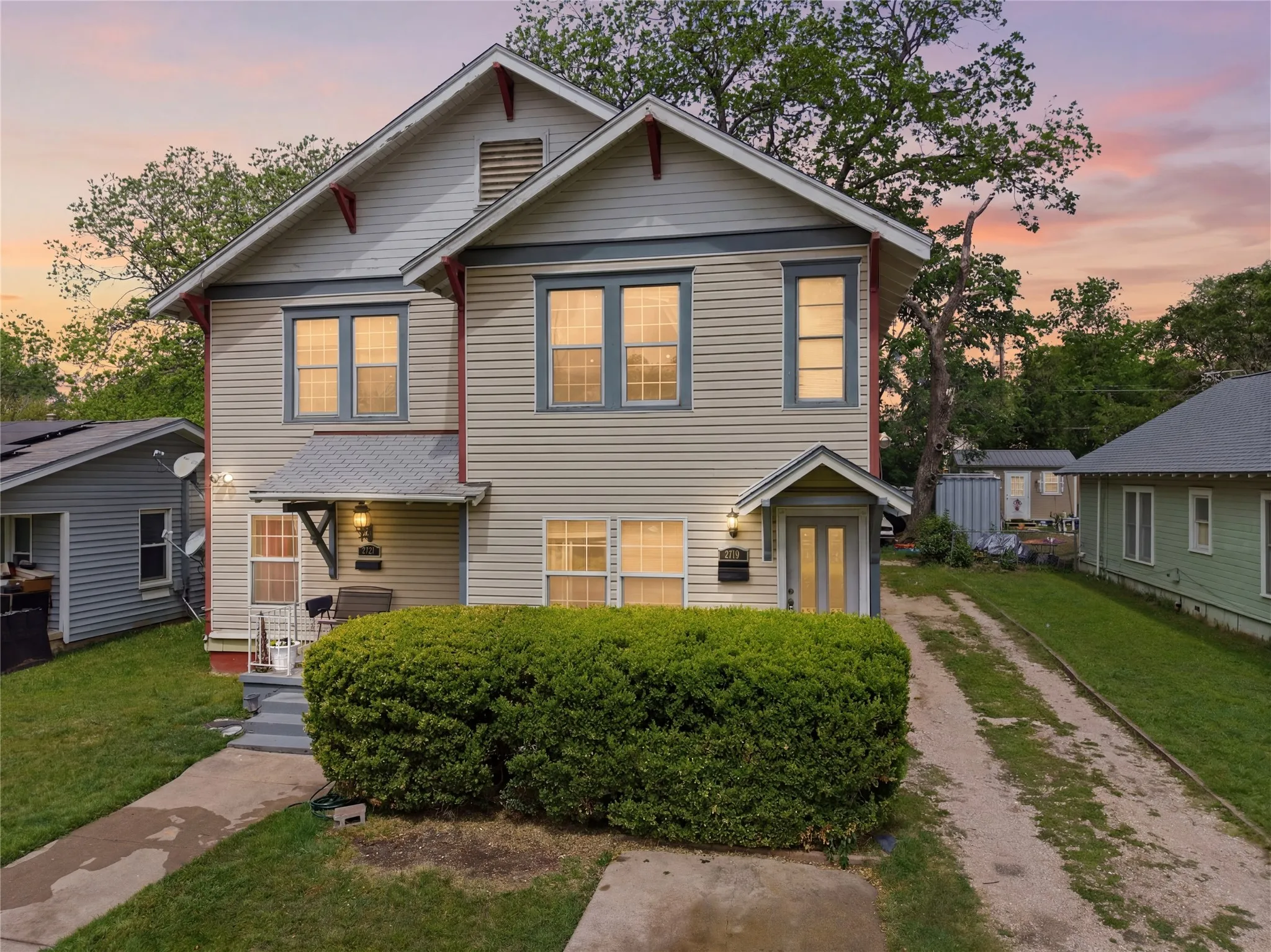 Duplex For Sale in Mc Lennan County , 2719-2721 Parrott Avenue, Waco, Texas 76707, 5 Bedroom, 2 Bathroom, Garage spaces, 0 Sqft, built in 1929, Preowned, mls#21236959, Real Estate Agent in Waco, Homes For Sale in Mc Lennan county, Homes For Sale in Waco, Realtor in Waco Texas, Real Estate Brokerage Independent Realty Texas, Luminita Cordes Realtor