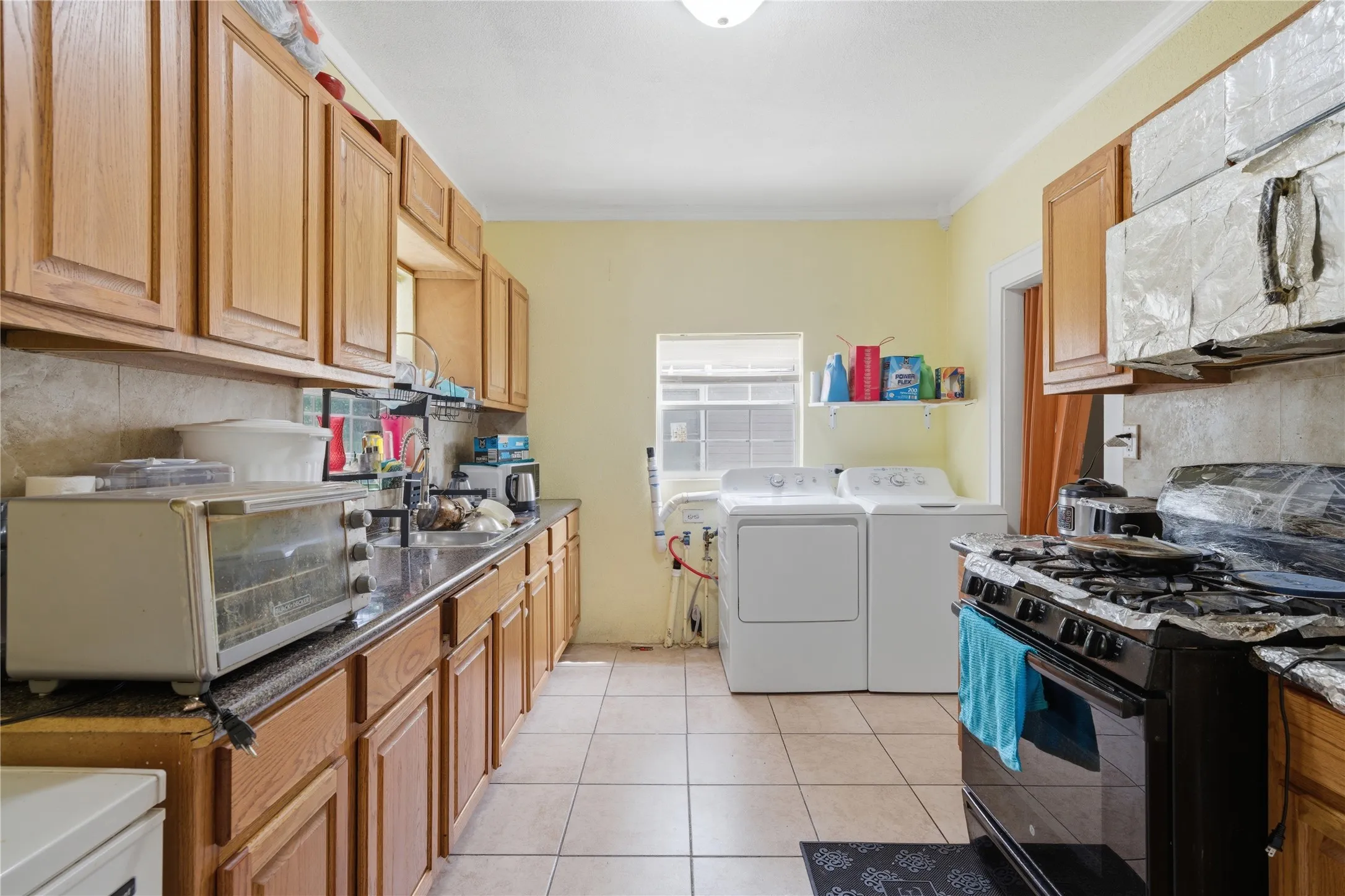 Duplex For Sale in Mc Lennan County , 2719-2721 Parrott Avenue, Waco, Texas 76707, 5 Bedroom, 2 Bathroom, Garage spaces, 0 Sqft, built in 1929, Preowned, mls#21236959, Real Estate Agent in Waco, Homes For Sale in Mc Lennan county, Homes For Sale in Waco, Realtor in Waco Texas, Real Estate Brokerage Independent Realty Texas, Luminita Cordes Realtor