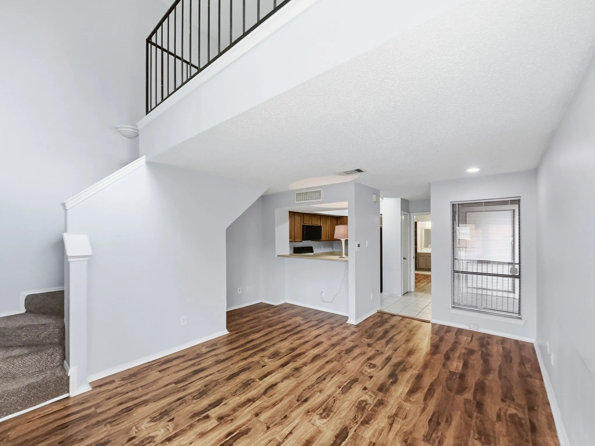 Condominium For Rent in Dallas County , 9835 Walnut Street 208, Dallas, Texas 75243, 1 Bedroom, 1 Bathroom, Garage spaces, 774 Sqft, built in 1985, Preowned, mls#21237003, Real Estate Agent in Dallas, Homes For Rent in Dallas county, Homes For Rent in Dallas, Realtor in Dallas Texas, Real Estate Brokerage Independent Realty Texas, Luminita Cordes Realtor