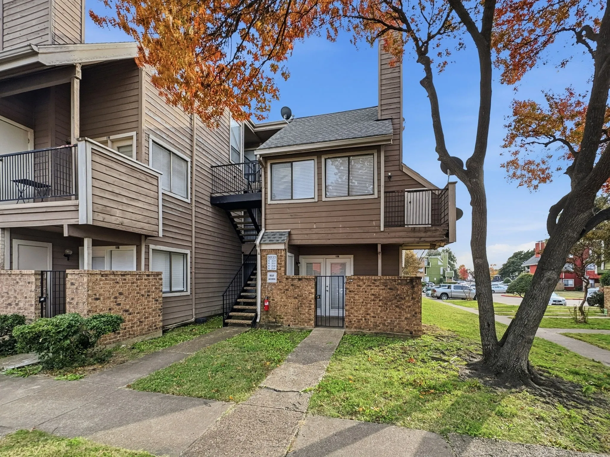 Condominium For Rent in Dallas County , 9835 Walnut Street 208, Dallas, Texas 75243, 1 Bedroom, 1 Bathroom, Garage spaces, 774 Sqft, built in 1985, Preowned, mls#21237003, Real Estate Agent in Dallas, Homes For Rent in Dallas county, Homes For Rent in Dallas, Realtor in Dallas Texas, Real Estate Brokerage Independent Realty Texas, Luminita Cordes Realtor