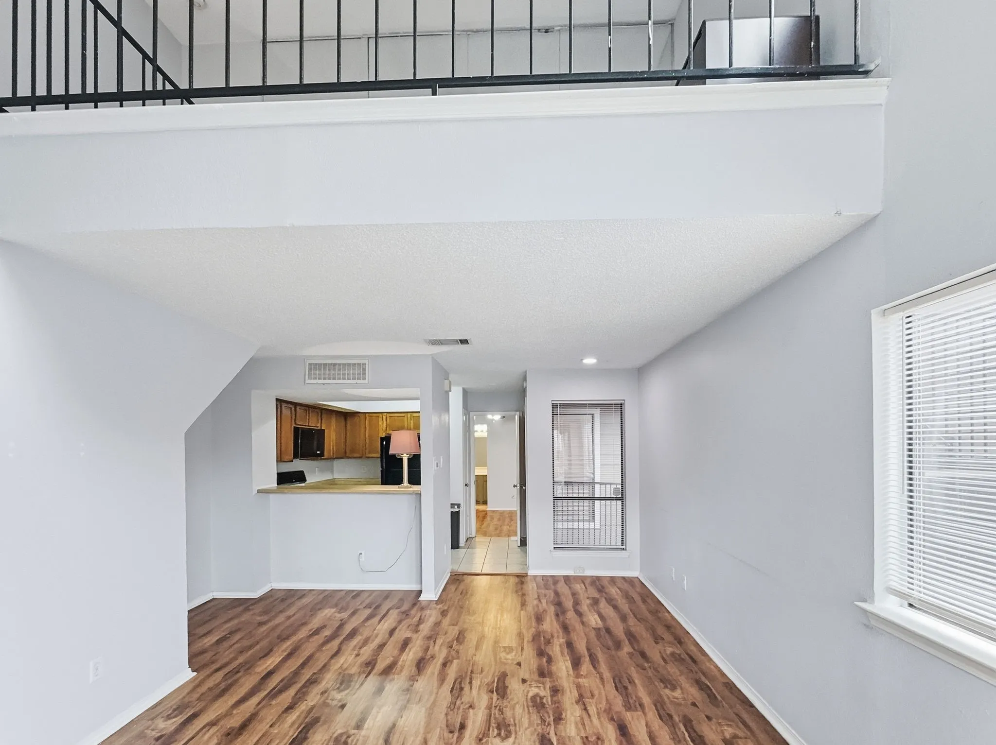 Condominium For Rent in Dallas County , 9835 Walnut Street 208, Dallas, Texas 75243, 1 Bedroom, 1 Bathroom, Garage spaces, 774 Sqft, built in 1985, Preowned, mls#21237003, Real Estate Agent in Dallas, Homes For Rent in Dallas county, Homes For Rent in Dallas, Realtor in Dallas Texas, Real Estate Brokerage Independent Realty Texas, Luminita Cordes Realtor