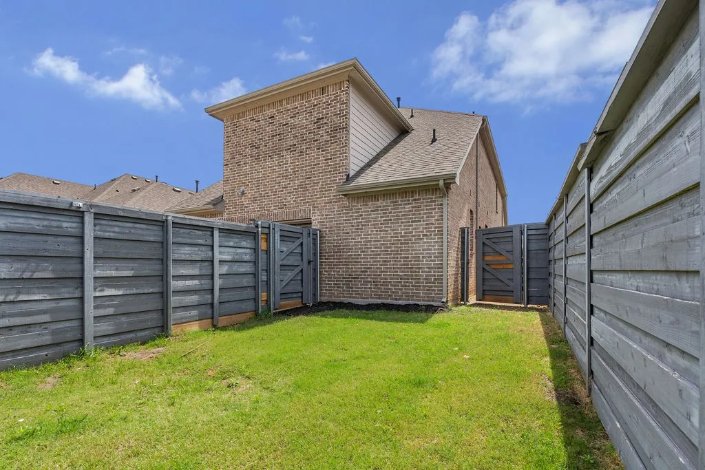Single Family Residence For Sale in Denton County , 1309 Sage Way, Little Elm, Texas 76227, 4 Bedroom, 3 Bathroom, 2 Garage spaces, 2,441 Sqft, built in 2019, mls#21237015, Real Estate Agent in Little Elm, Homes For Sale in Denton county, Homes For Sale in Little Elm, Realtor in Little Elm Texas, Real Estate Brokerage Independent Realty Texas, Luminita Cordes Realtor