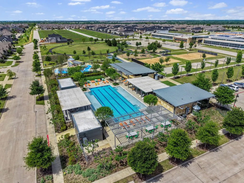 Single Family Residence For Sale in Denton County , 1309 Sage Way, Little Elm, Texas 76227, 4 Bedroom, 3 Bathroom, 2 Garage spaces, 2,441 Sqft, built in 2019, mls#21237015, Real Estate Agent in Little Elm, Homes For Sale in Denton county, Homes For Sale in Little Elm, Realtor in Little Elm Texas, Real Estate Brokerage Independent Realty Texas, Luminita Cordes Realtor