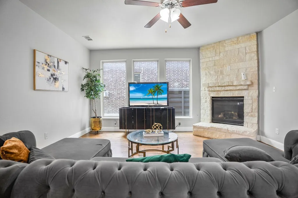 Single Family Residence For Sale in Denton County , 1309 Sage Way, Little Elm, Texas 76227, 4 Bedroom, 3 Bathroom, 2 Garage spaces, 2,441 Sqft, built in 2019, mls#21237015, Real Estate Agent in Little Elm, Homes For Sale in Denton county, Homes For Sale in Little Elm, Realtor in Little Elm Texas, Real Estate Brokerage Independent Realty Texas, Luminita Cordes Realtor