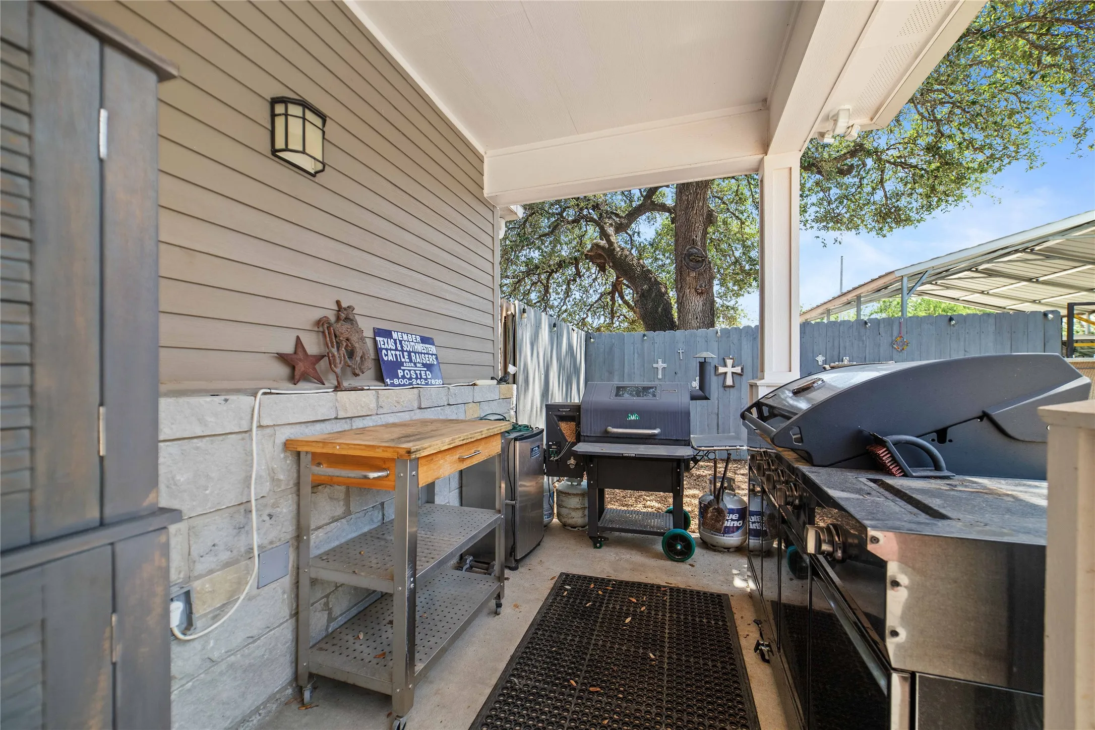 Single Family Residence For Sale in San Saba County , 217 County Rd. 102, San Saba, Texas 76877, 4 Bedrooms, 2 Bathrooms, 2 Garage spaces, 2,210 Sqft, built in 2015, New Construction - Complete, Price $795,000, mls#21229024, Real Estate Agent in San Saba, Homes For Sale in San Saba county, Homes For Sale in San Saba, Realtor in San Saba Texas, Real Estate Brokerage Independent Realty Texas, Luminita Cordes Realtor