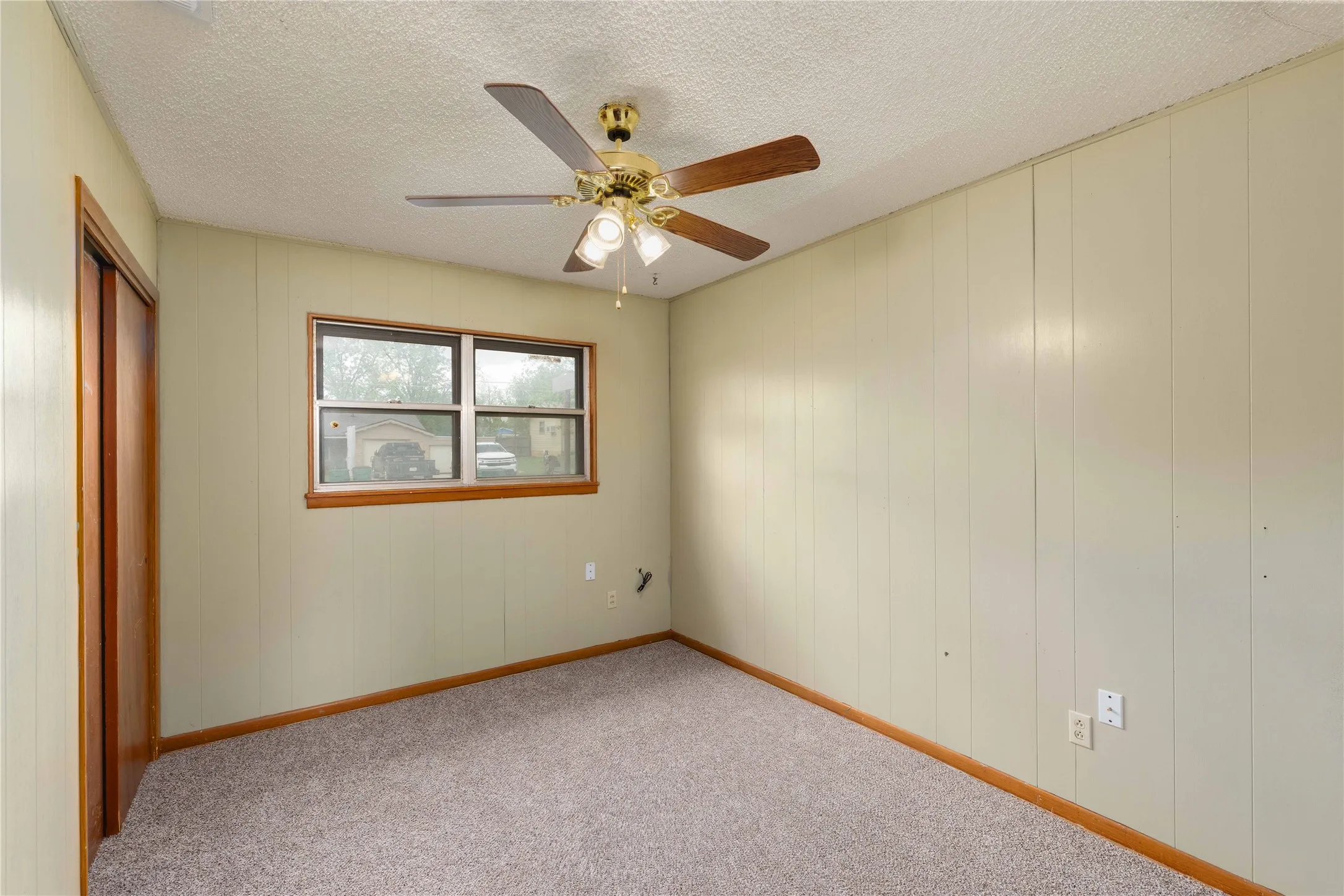 Single Family Residence For Sale in Coleman County , 900 W 2nd Street, Coleman, Texas 76834, 3 Bedroom, 2 Bathroom, Garage spaces, 1,304 Sqft, built in 0, mls#21237042, Real Estate Agent in Coleman, Homes For Sale in Coleman county, Homes For Sale in Coleman, Realtor in Coleman Texas, Real Estate Brokerage Independent Realty Texas, Luminita Cordes Realtor
