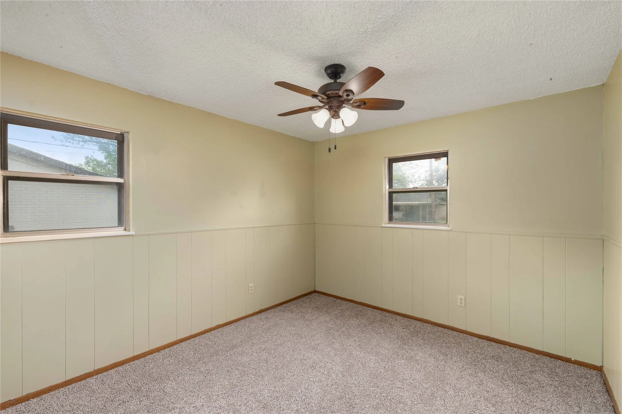 Single Family Residence For Sale in Coleman County , 900 W 2nd Street, Coleman, Texas 76834, 3 Bedroom, 2 Bathroom, Garage spaces, 1,304 Sqft, built in 0, mls#21237042, Real Estate Agent in Coleman, Homes For Sale in Coleman county, Homes For Sale in Coleman, Realtor in Coleman Texas, Real Estate Brokerage Independent Realty Texas, Luminita Cordes Realtor