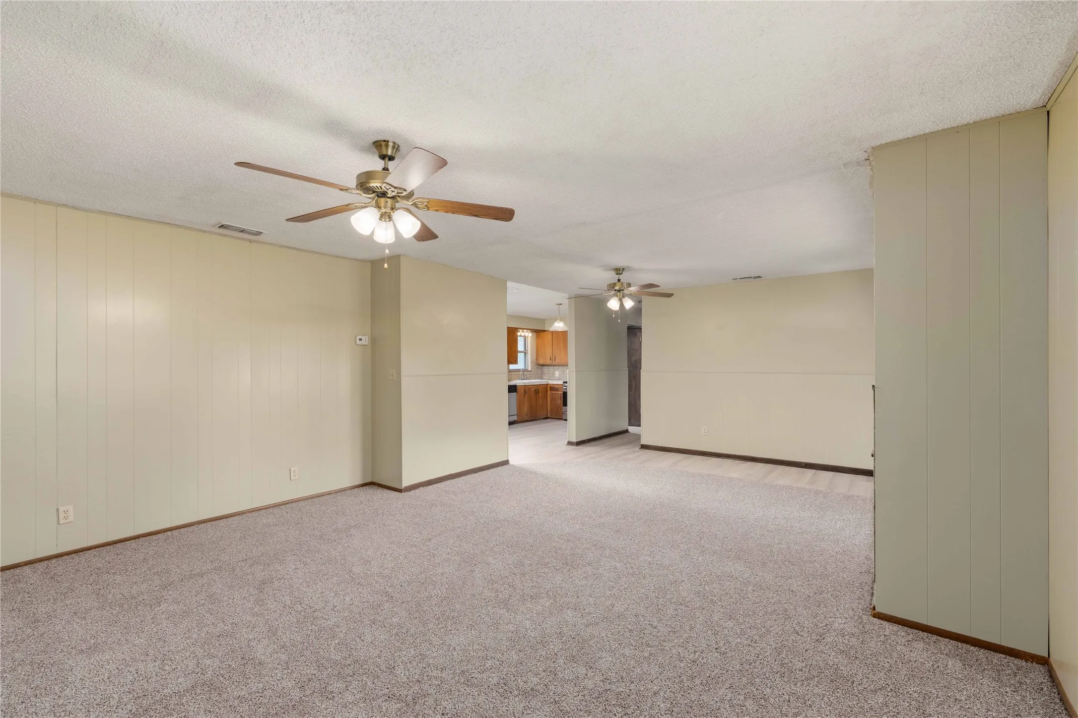 Single Family Residence For Sale in Coleman County , 900 W 2nd Street, Coleman, Texas 76834, 3 Bedroom, 2 Bathroom, Garage spaces, 1,304 Sqft, built in 0, mls#21237042, Real Estate Agent in Coleman, Homes For Sale in Coleman county, Homes For Sale in Coleman, Realtor in Coleman Texas, Real Estate Brokerage Independent Realty Texas, Luminita Cordes Realtor