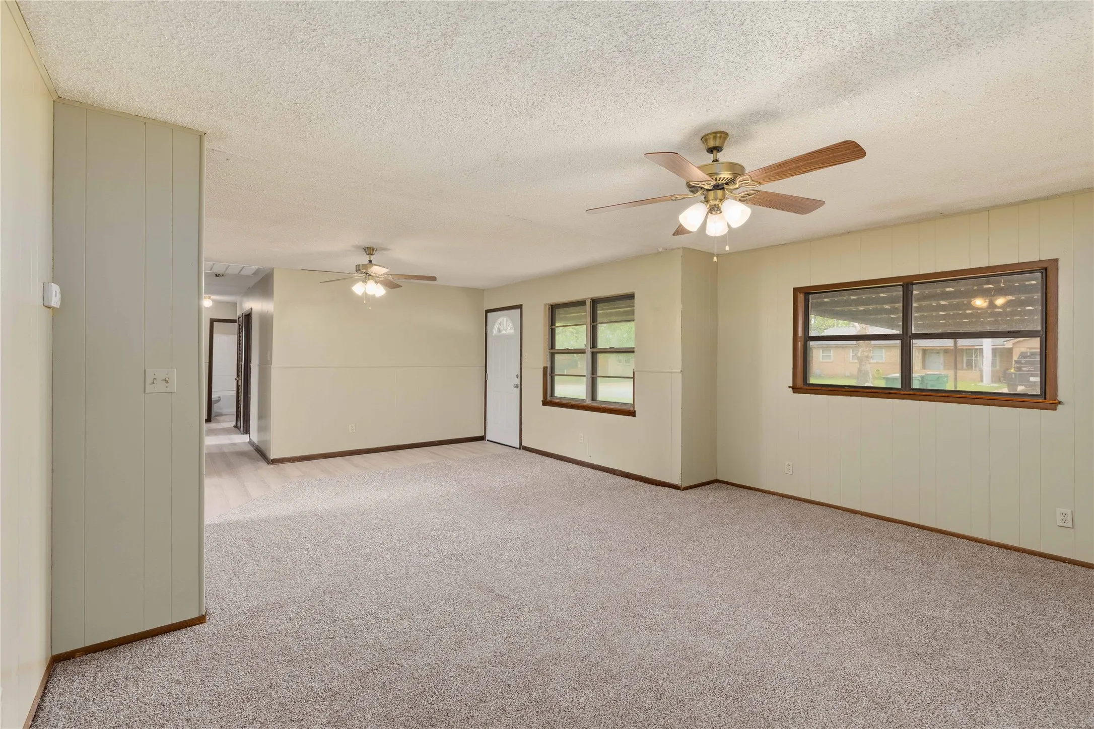 Single Family Residence For Sale in Coleman County , 900 W 2nd Street, Coleman, Texas 76834, 3 Bedroom, 2 Bathroom, Garage spaces, 1,304 Sqft, built in 0, mls#21237042, Real Estate Agent in Coleman, Homes For Sale in Coleman county, Homes For Sale in Coleman, Realtor in Coleman Texas, Real Estate Brokerage Independent Realty Texas, Luminita Cordes Realtor