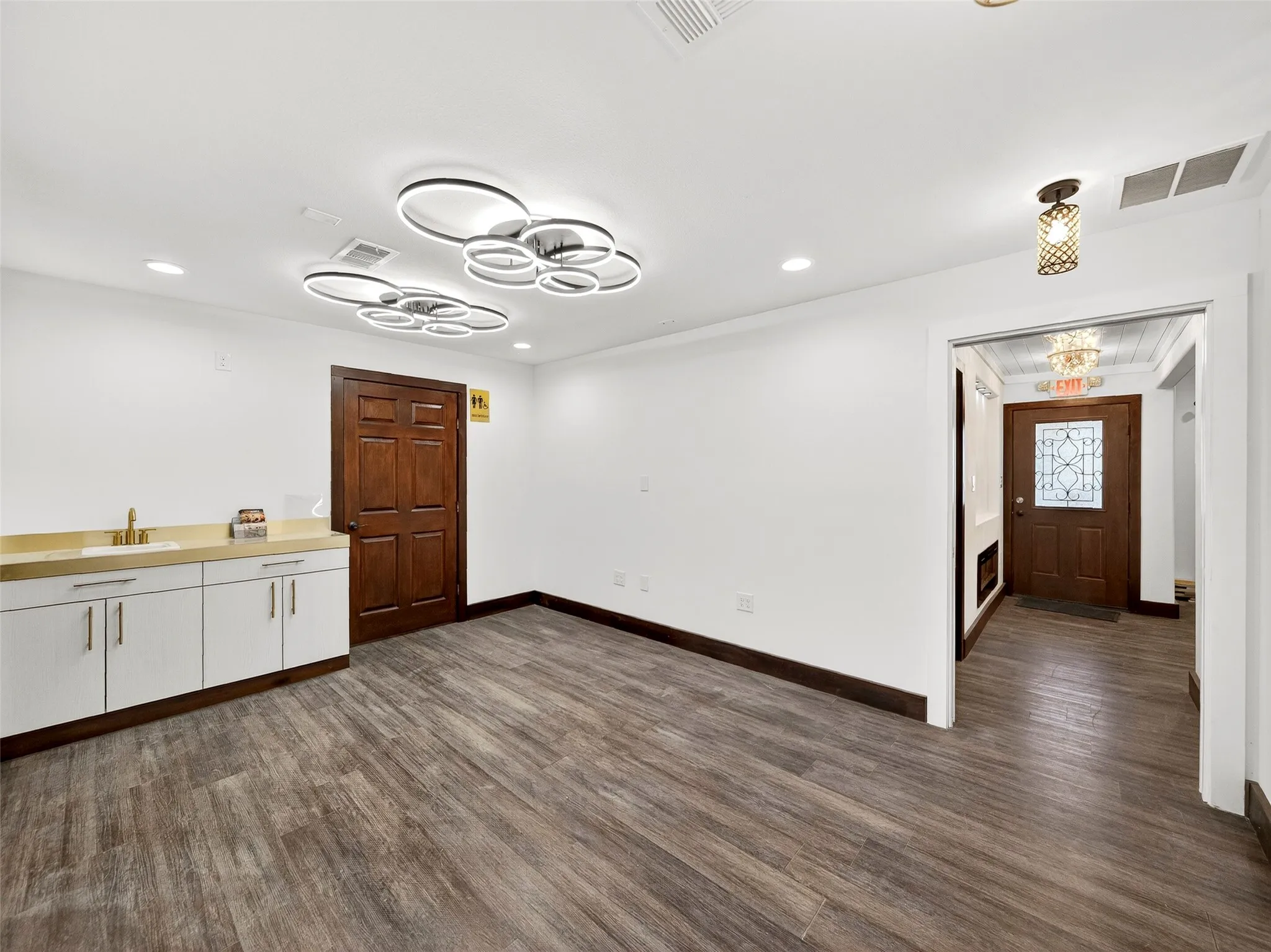 Office For Sale in Collin County , 213 Mckinney Avenue, Princeton, Texas 75407, 0, 0, Garage spaces, 0 Sqft, built in 1952, Preowned, mls#21237080, Real Estate Agent in Princeton, Homes For Sale in Collin county, Homes For Sale in Princeton, Realtor in Princeton Texas, Real Estate Brokerage Independent Realty Texas, Luminita Cordes Realtor