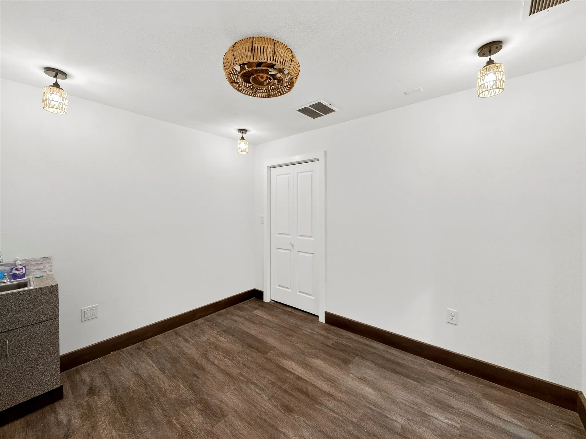 Office For Sale in Collin County , 213 Mckinney Avenue, Princeton, Texas 75407, 0, 0, Garage spaces, 0 Sqft, built in 1952, Preowned, mls#21237080, Real Estate Agent in Princeton, Homes For Sale in Collin county, Homes For Sale in Princeton, Realtor in Princeton Texas, Real Estate Brokerage Independent Realty Texas, Luminita Cordes Realtor