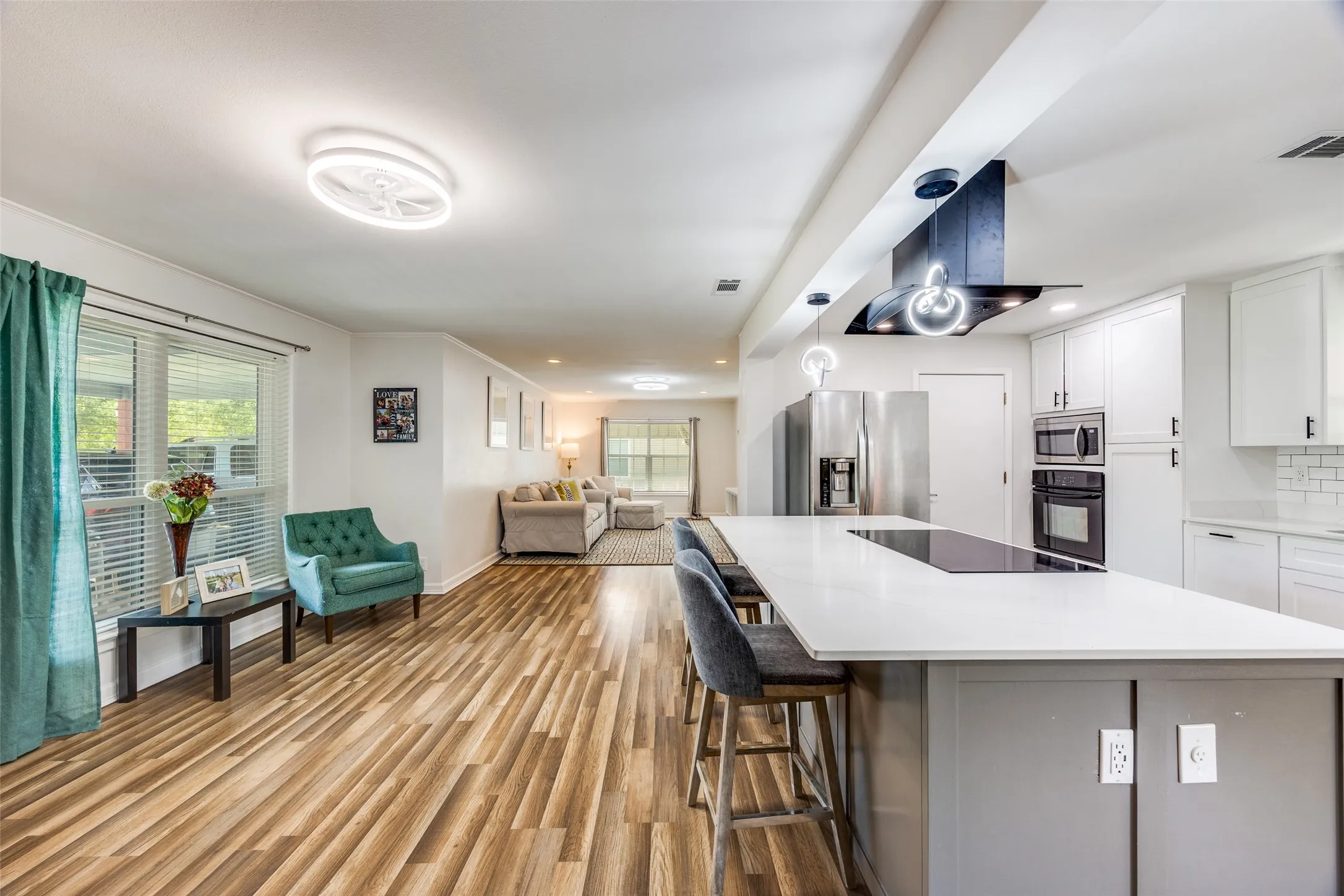 Single Family Residence For Rent in Dallas County , 11021 Cactus Lane, Dallas, Texas 75238, 3 Bedrooms, 3 Bathrooms, Garage spaces, 1,773 Sqft, built in 1958, Preowned, Price $3,100, mls#21237094, Real Estate Agent in Dallas, Homes For Rent in Dallas county, Homes For Rent in Dallas, Realtor in Dallas Texas, Real Estate Brokerage Independent Realty Texas, Luminita Cordes Realtor