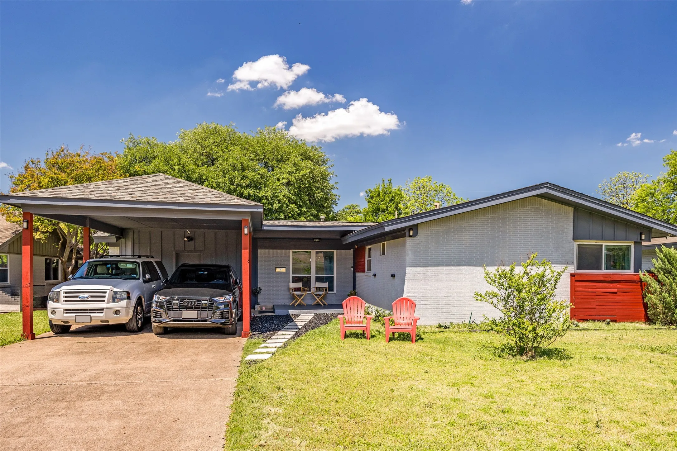 Single Family Residence For Rent in Dallas County , 11021 Cactus Lane, Dallas, Texas 75238, 3 Bedrooms, 3 Bathrooms, Garage spaces, 1,773 Sqft, built in 1958, Preowned, Price $3,100, mls#21237094, Real Estate Agent in Dallas, Homes For Rent in Dallas county, Homes For Rent in Dallas, Realtor in Dallas Texas, Real Estate Brokerage Independent Realty Texas, Luminita Cordes Realtor