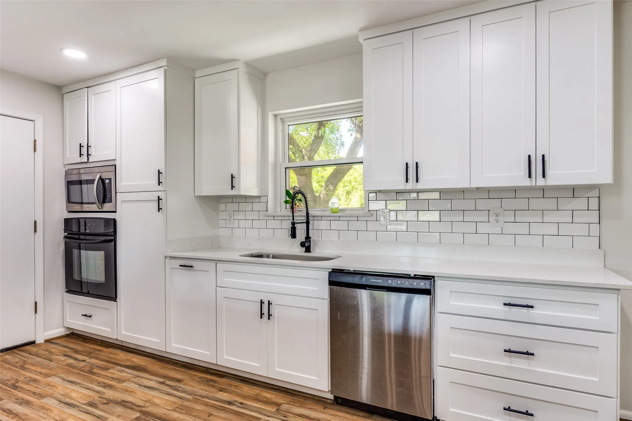 Single Family Residence For Rent in Dallas County , 11021 Cactus Lane, Dallas, Texas 75238, 3 Bedrooms, 3 Bathrooms, Garage spaces, 1,773 Sqft, built in 1958, Preowned, Price $3,100, mls#21237094, Real Estate Agent in Dallas, Homes For Rent in Dallas county, Homes For Rent in Dallas, Realtor in Dallas Texas, Real Estate Brokerage Independent Realty Texas, Luminita Cordes Realtor