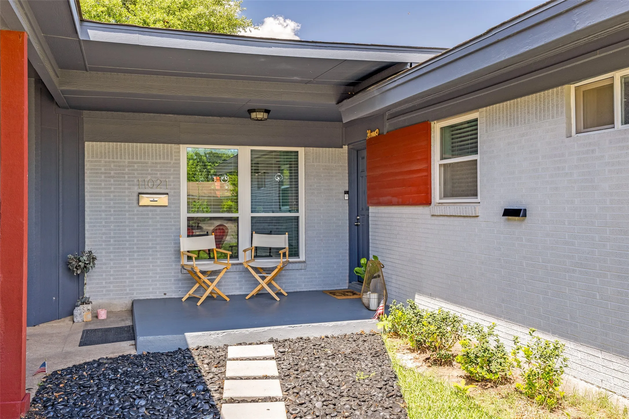 Single Family Residence For Rent in Dallas County , 11021 Cactus Lane, Dallas, Texas 75238, 3 Bedrooms, 3 Bathrooms, Garage spaces, 1,773 Sqft, built in 1958, Preowned, Price $3,100, mls#21237094, Real Estate Agent in Dallas, Homes For Rent in Dallas county, Homes For Rent in Dallas, Realtor in Dallas Texas, Real Estate Brokerage Independent Realty Texas, Luminita Cordes Realtor