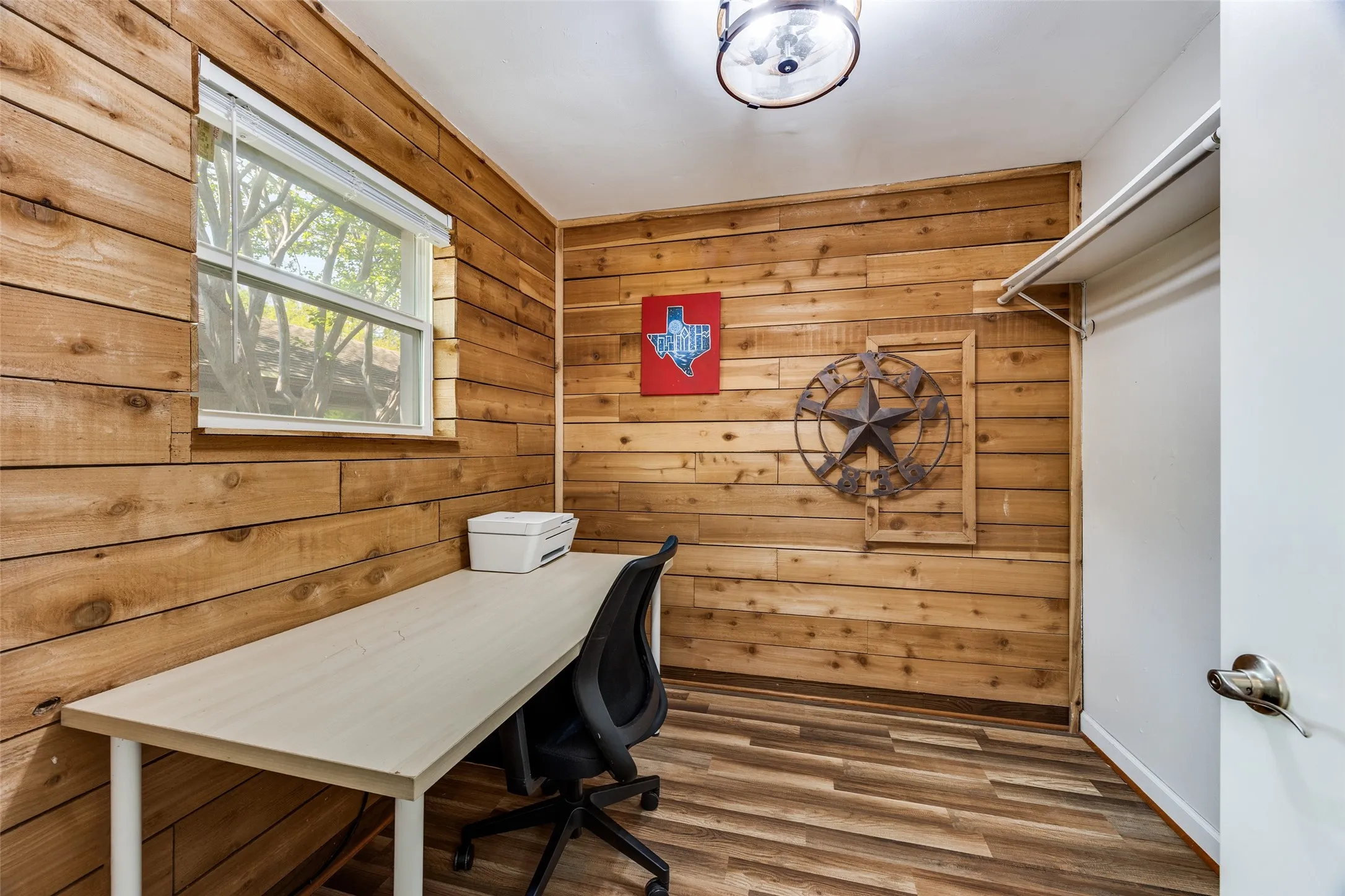 Single Family Residence For Rent in Dallas County , 11021 Cactus Lane, Dallas, Texas 75238, 3 Bedrooms, 3 Bathrooms, Garage spaces, 1,773 Sqft, built in 1958, Preowned, Price $3,100, mls#21237094, Real Estate Agent in Dallas, Homes For Rent in Dallas county, Homes For Rent in Dallas, Realtor in Dallas Texas, Real Estate Brokerage Independent Realty Texas, Luminita Cordes Realtor