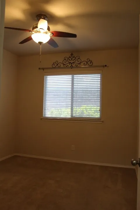 Single Family Residence For Sale in Denton County , 1227 Eagles Nest Trail, Krum, Texas 76249, 4 Bedroom, 2 Bathroom, 2 Garage spaces, 1,851 Sqft, built in 2012, mls#21237093, Real Estate Agent in Krum, Homes For Sale in Denton county, Homes For Sale in Krum, Realtor in Krum Texas, Real Estate Brokerage Independent Realty Texas, Luminita Cordes Realtor