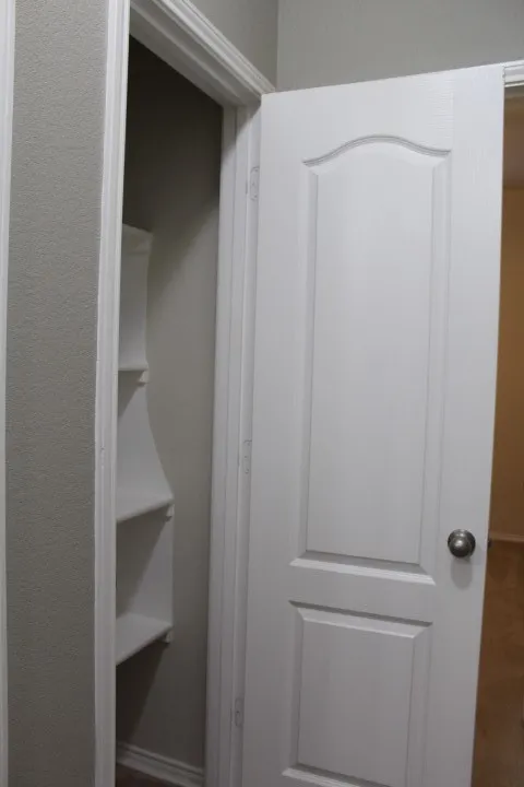 Single Family Residence For Sale in Denton County , 1227 Eagles Nest Trail, Krum, Texas 76249, 4 Bedroom, 2 Bathroom, 2 Garage spaces, 1,851 Sqft, built in 2012, mls#21237093, Real Estate Agent in Krum, Homes For Sale in Denton county, Homes For Sale in Krum, Realtor in Krum Texas, Real Estate Brokerage Independent Realty Texas, Luminita Cordes Realtor