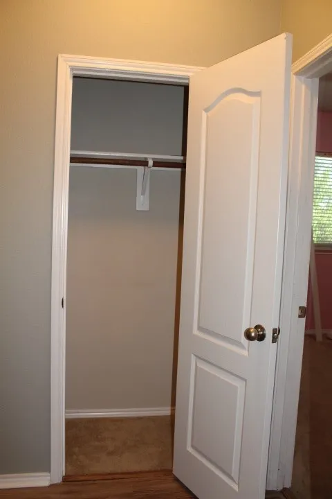 Single Family Residence For Sale in Denton County , 1227 Eagles Nest Trail, Krum, Texas 76249, 4 Bedroom, 2 Bathroom, 2 Garage spaces, 1,851 Sqft, built in 2012, mls#21237093, Real Estate Agent in Krum, Homes For Sale in Denton county, Homes For Sale in Krum, Realtor in Krum Texas, Real Estate Brokerage Independent Realty Texas, Luminita Cordes Realtor