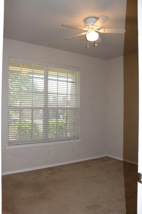 Single Family Residence For Sale in Denton County , 1227 Eagles Nest Trail, Krum, Texas 76249, 4 Bedroom, 2 Bathroom, 2 Garage spaces, 1,851 Sqft, built in 2012, mls#21237093, Real Estate Agent in Krum, Homes For Sale in Denton county, Homes For Sale in Krum, Realtor in Krum Texas, Real Estate Brokerage Independent Realty Texas, Luminita Cordes Realtor