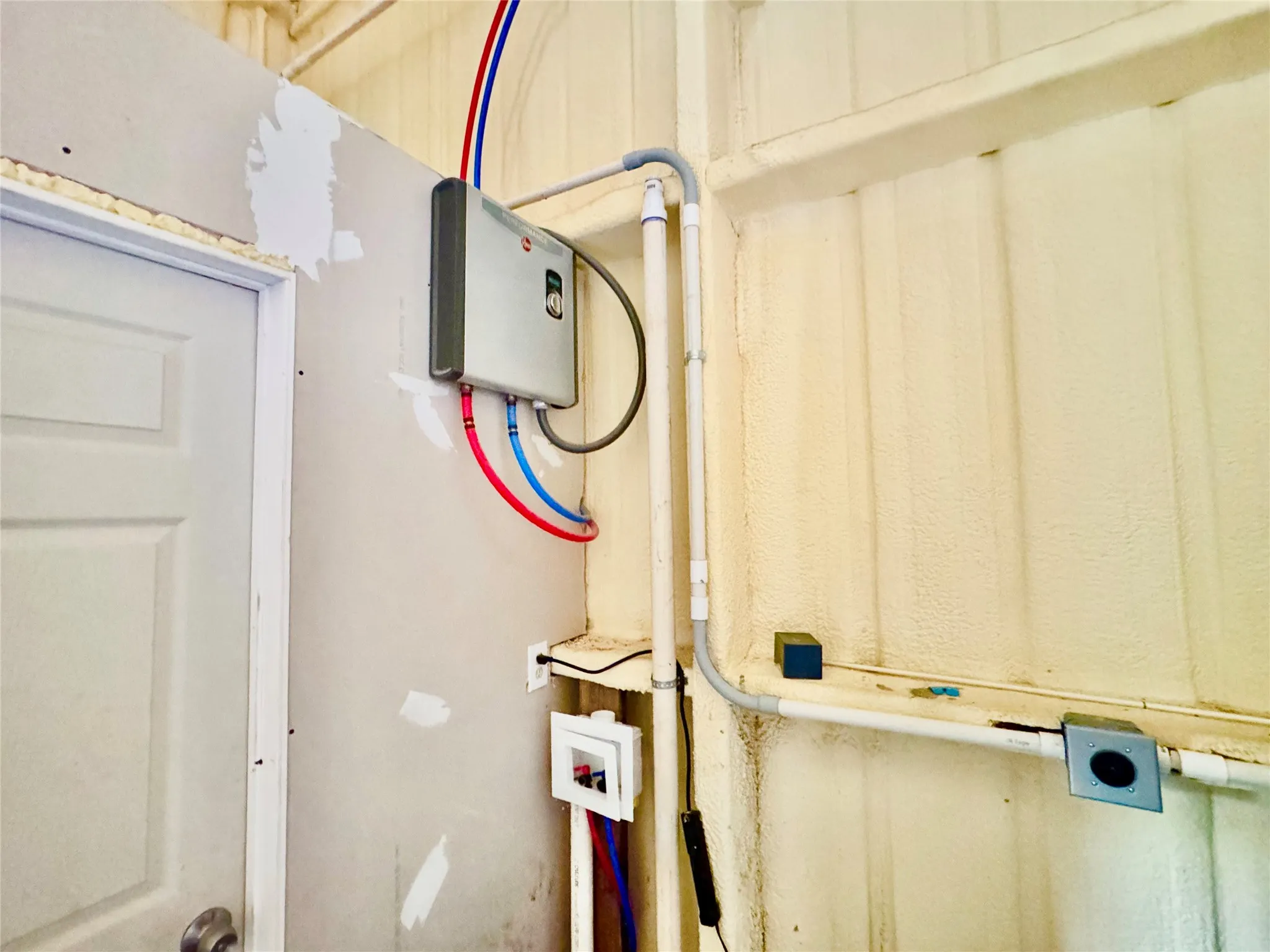Tankless water heater