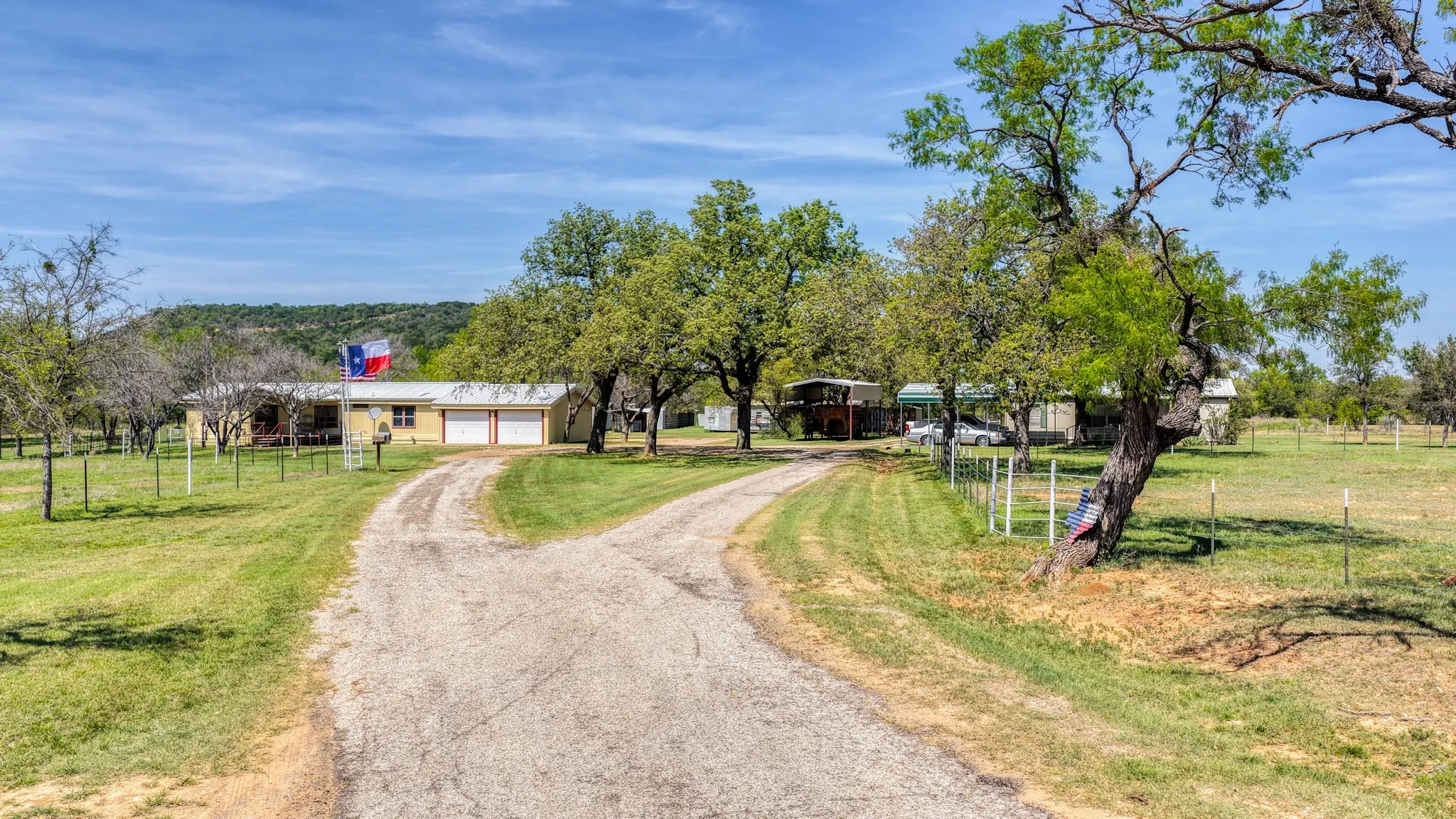 Farm For Sale in Palo Pinto County , 376 Dickson Lane, Gordon, Texas 76453, 3 Bedroom, 2 Bathroom, 2 Garage spaces, 2,888 Sqft, built in 1984, mls#21235594, Real Estate Agent in Gordon, Homes For Sale in Palo Pinto county, Homes For Sale in Gordon, Realtor in Gordon Texas, Real Estate Brokerage Independent Realty Texas, Luminita Cordes Realtor