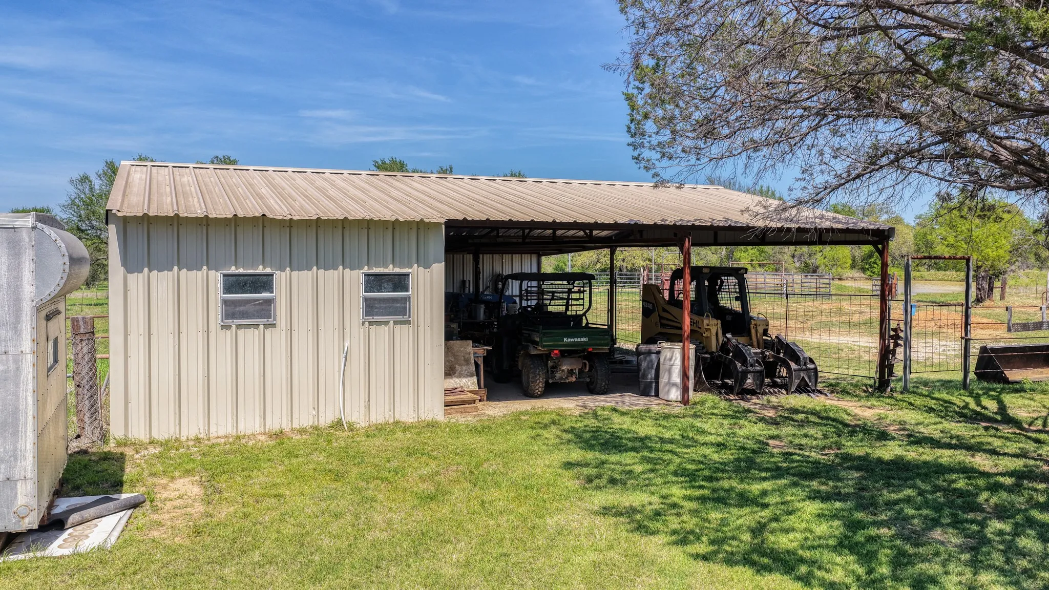Farm For Sale in Palo Pinto County , 376 Dickson Lane, Gordon, Texas 76453, 3 Bedroom, 2 Bathroom, 2 Garage spaces, 2,888 Sqft, built in 1984, mls#21235594, Real Estate Agent in Gordon, Homes For Sale in Palo Pinto county, Homes For Sale in Gordon, Realtor in Gordon Texas, Real Estate Brokerage Independent Realty Texas, Luminita Cordes Realtor