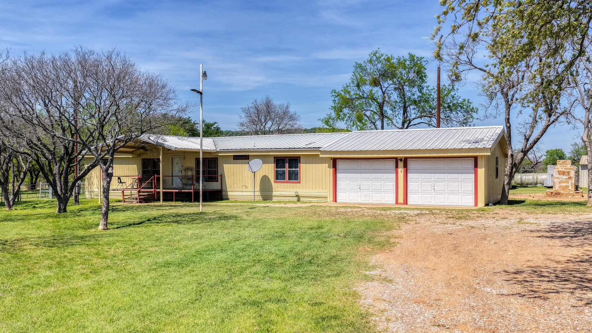 Farm For Sale in Palo Pinto County , 376 Dickson Lane, Gordon, Texas 76453, 3 Bedroom, 2 Bathroom, 2 Garage spaces, 2,888 Sqft, built in 1984, mls#21235594, Real Estate Agent in Gordon, Homes For Sale in Palo Pinto county, Homes For Sale in Gordon, Realtor in Gordon Texas, Real Estate Brokerage Independent Realty Texas, Luminita Cordes Realtor