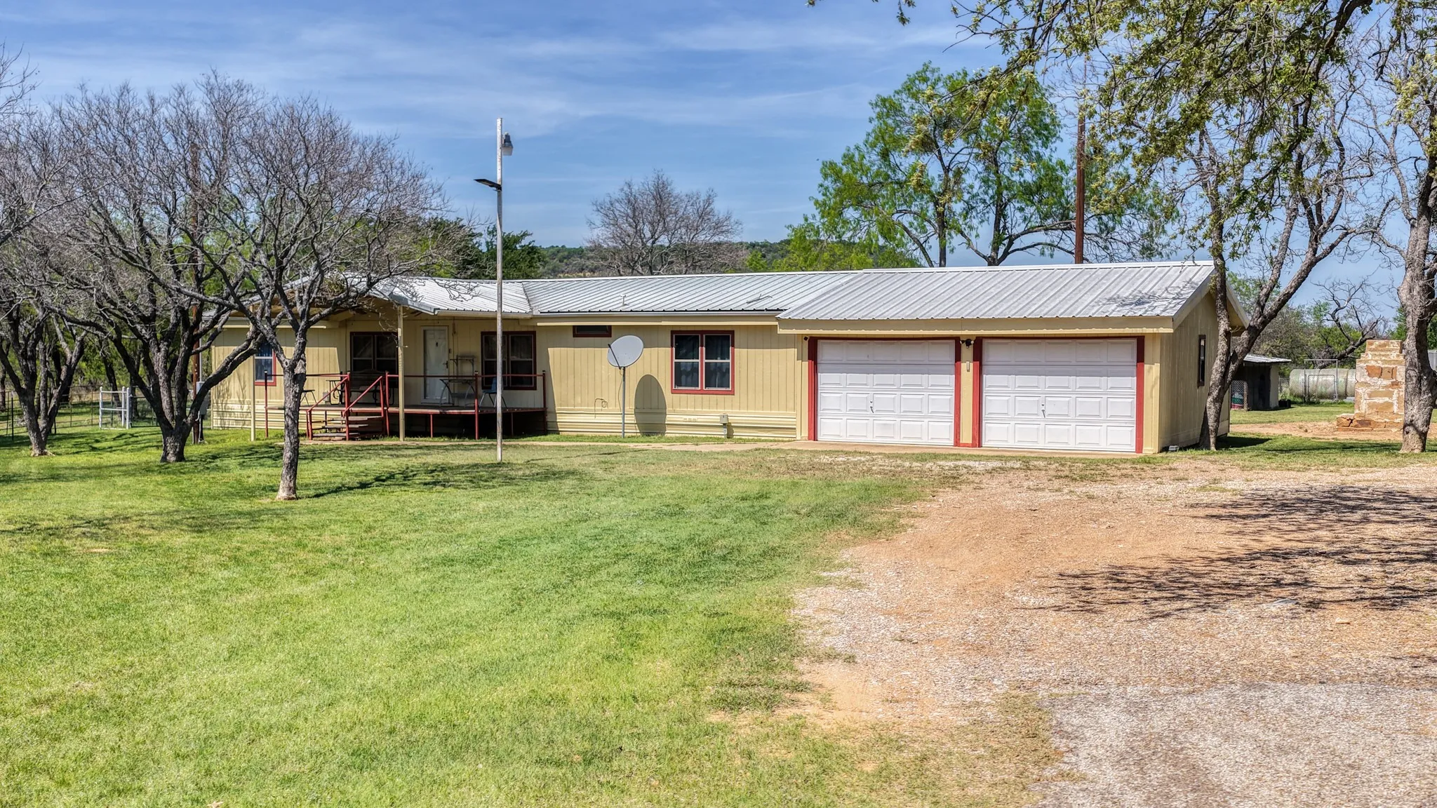 Farm For Sale in Palo Pinto County , 376 Dickson Lane, Gordon, Texas 76453, 3 Bedroom, 2 Bathroom, 2 Garage spaces, 2,888 Sqft, built in 1984, mls#21235594, Real Estate Agent in Gordon, Homes For Sale in Palo Pinto county, Homes For Sale in Gordon, Realtor in Gordon Texas, Real Estate Brokerage Independent Realty Texas, Luminita Cordes Realtor