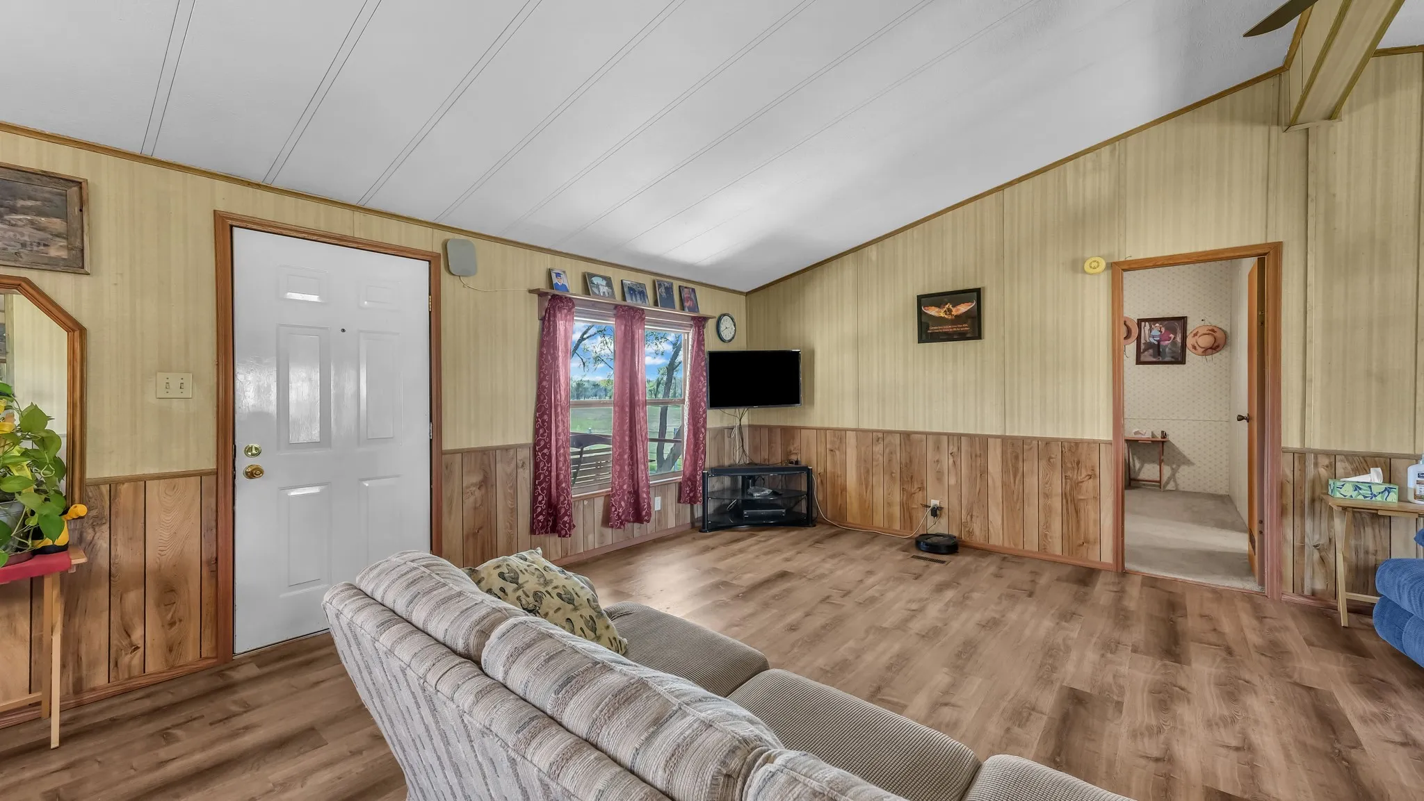 Farm For Sale in Palo Pinto County , 376 Dickson Lane, Gordon, Texas 76453, 3 Bedroom, 2 Bathroom, 2 Garage spaces, 2,888 Sqft, built in 1984, mls#21235594, Real Estate Agent in Gordon, Homes For Sale in Palo Pinto county, Homes For Sale in Gordon, Realtor in Gordon Texas, Real Estate Brokerage Independent Realty Texas, Luminita Cordes Realtor