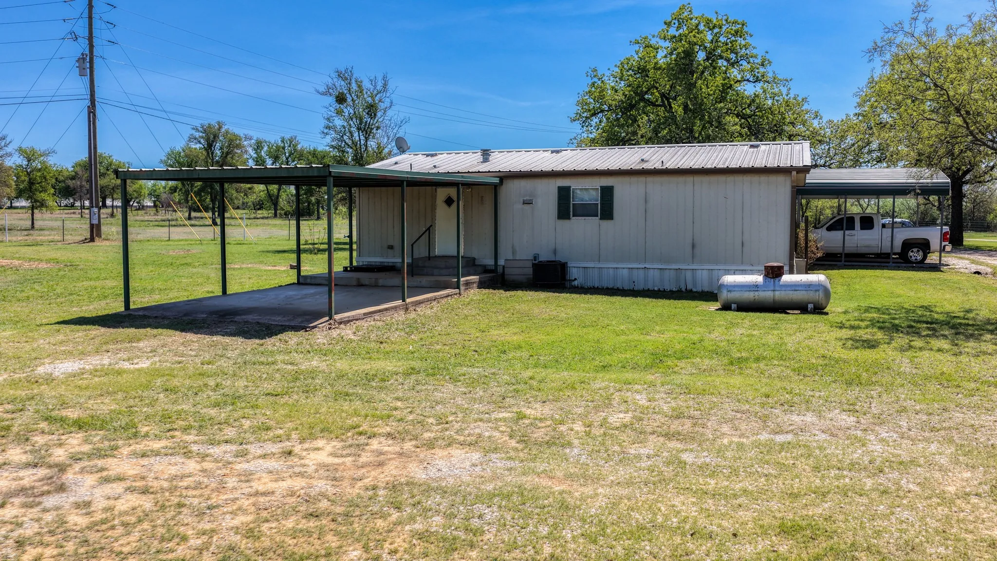 Farm For Sale in Palo Pinto County , 376 Dickson Lane, Gordon, Texas 76453, 3 Bedroom, 2 Bathroom, 2 Garage spaces, 2,888 Sqft, built in 1984, mls#21235594, Real Estate Agent in Gordon, Homes For Sale in Palo Pinto county, Homes For Sale in Gordon, Realtor in Gordon Texas, Real Estate Brokerage Independent Realty Texas, Luminita Cordes Realtor
