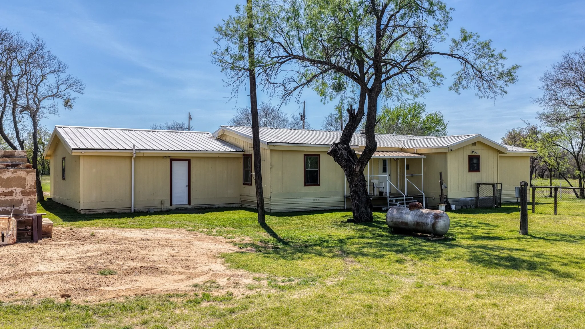 Farm For Sale in Palo Pinto County , 376 Dickson Lane, Gordon, Texas 76453, 3 Bedroom, 2 Bathroom, 2 Garage spaces, 2,888 Sqft, built in 1984, mls#21235594, Real Estate Agent in Gordon, Homes For Sale in Palo Pinto county, Homes For Sale in Gordon, Realtor in Gordon Texas, Real Estate Brokerage Independent Realty Texas, Luminita Cordes Realtor