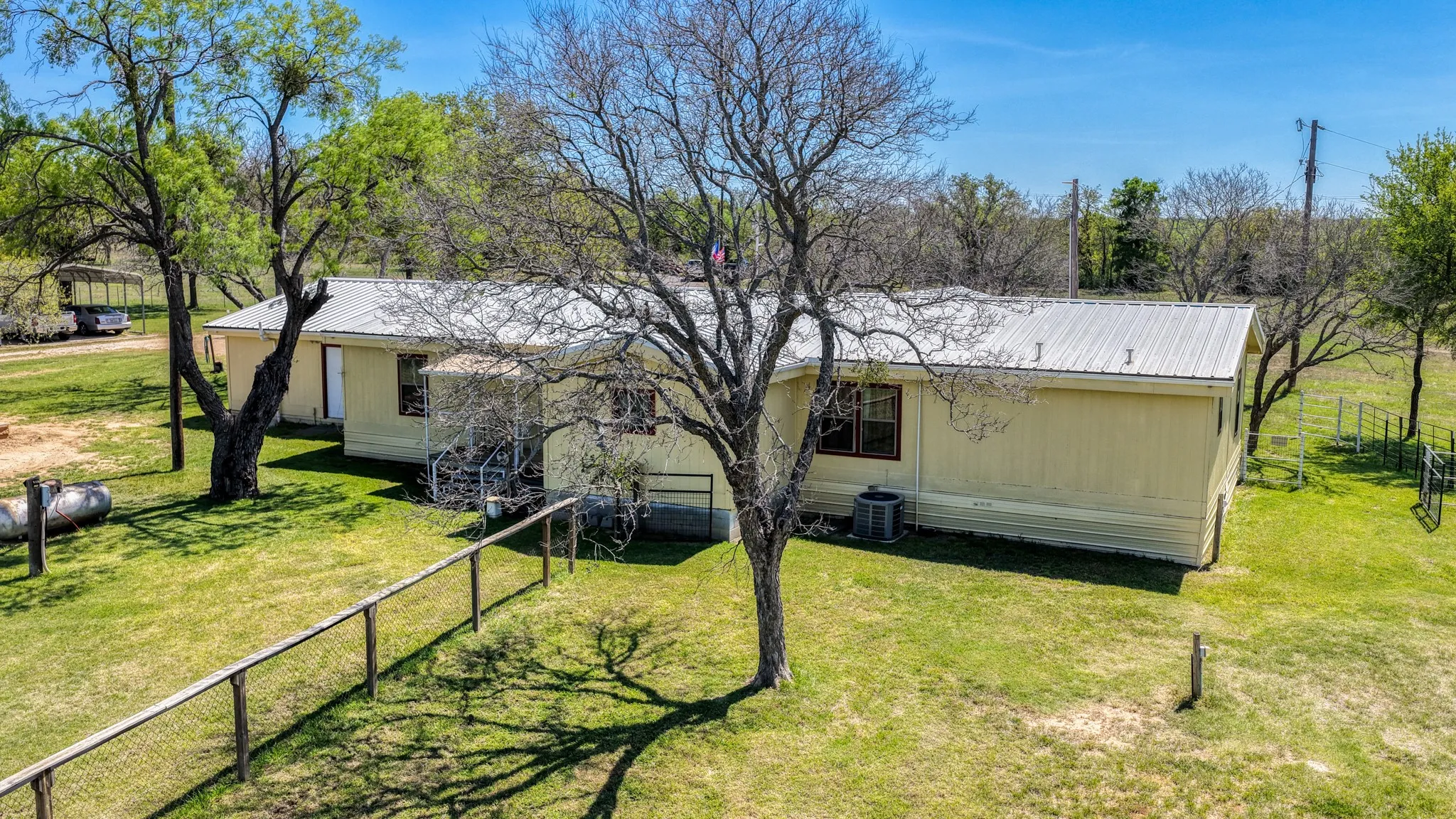 Farm For Sale in Palo Pinto County , 376 Dickson Lane, Gordon, Texas 76453, 3 Bedroom, 2 Bathroom, 2 Garage spaces, 2,888 Sqft, built in 1984, mls#21235594, Real Estate Agent in Gordon, Homes For Sale in Palo Pinto county, Homes For Sale in Gordon, Realtor in Gordon Texas, Real Estate Brokerage Independent Realty Texas, Luminita Cordes Realtor