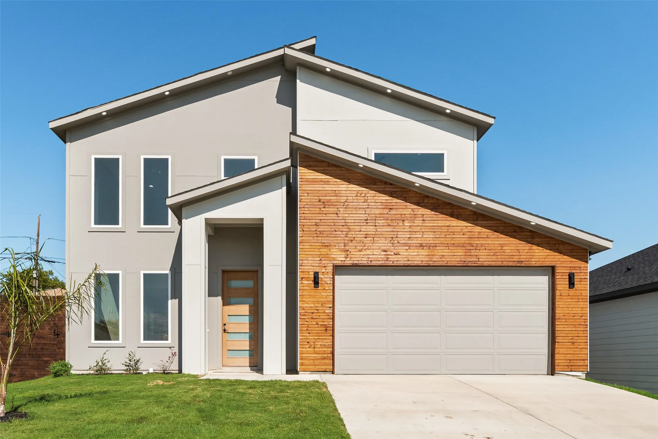 Single Family Residence For Sale in Dallas County , 6046 Plum Dale Road, Dallas, Texas 75241, 4 Bedrooms, 3 Bathrooms, 2 Garage spaces, 2,271 Sqft, built in 2025, Price $419,900, mls#21237109, Real Estate Agent in Dallas, Homes For Sale in Dallas county, Homes For Sale in Dallas, Realtor in Dallas Texas, Real Estate Brokerage Independent Realty Texas, Luminita Cordes Realtor
