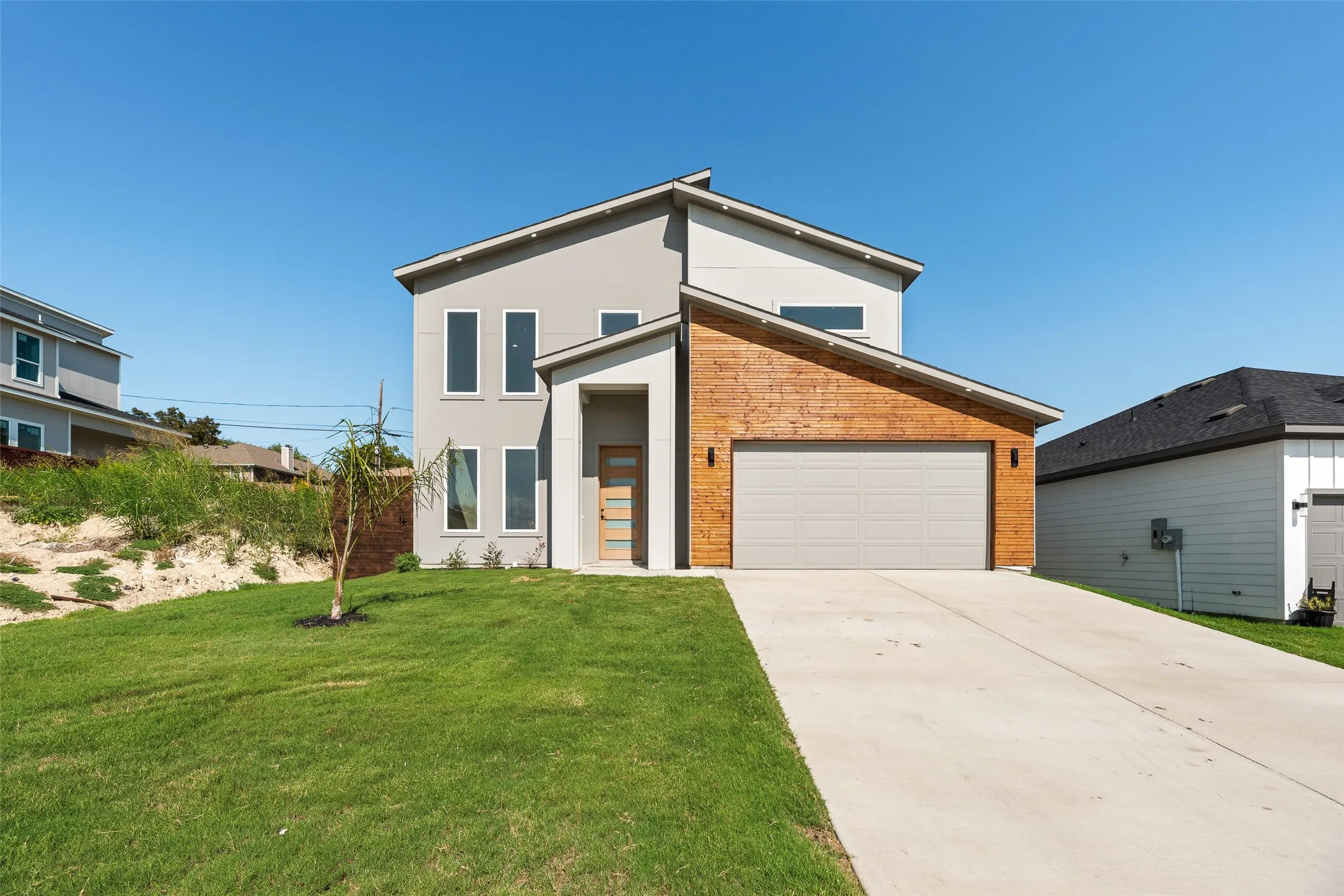 Single Family Residence For Sale in Dallas County , 6046 Plum Dale Road, Dallas, Texas 75241, 4 Bedrooms, 3 Bathrooms, 2 Garage spaces, 2,271 Sqft, built in 2025, Price $419,900, mls#21237109, Real Estate Agent in Dallas, Homes For Sale in Dallas county, Homes For Sale in Dallas, Realtor in Dallas Texas, Real Estate Brokerage Independent Realty Texas, Luminita Cordes Realtor