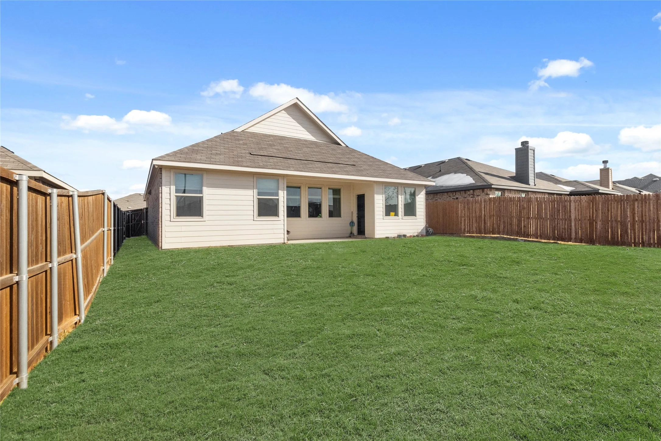 Single Family Residence For Rent in Denton County , 3505 Riverside Drive, Aubrey, Texas 76227, 4 Bedroom, 2 Bathroom, 2 Garage spaces, 1,838 Sqft, built in 2021, Preowned, mls#21237135, Real Estate Agent in Aubrey, Homes For Rent in Denton county, Homes For Rent in Aubrey, Realtor in Aubrey Texas, Real Estate Brokerage Independent Realty Texas, Luminita Cordes Realtor