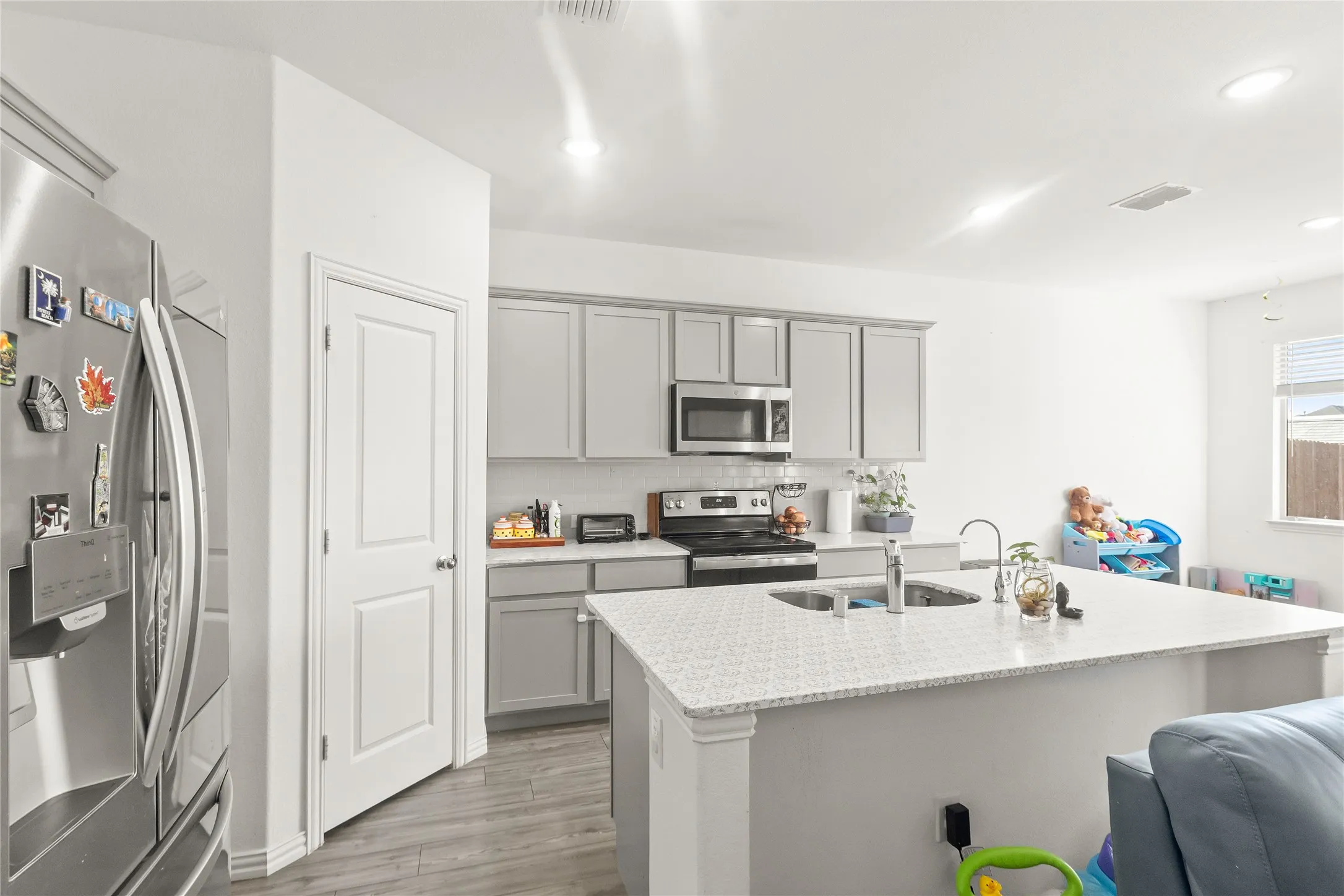 Single Family Residence For Rent in Denton County , 3505 Riverside Drive, Aubrey, Texas 76227, 4 Bedroom, 2 Bathroom, 2 Garage spaces, 1,838 Sqft, built in 2021, Preowned, mls#21237135, Real Estate Agent in Aubrey, Homes For Rent in Denton county, Homes For Rent in Aubrey, Realtor in Aubrey Texas, Real Estate Brokerage Independent Realty Texas, Luminita Cordes Realtor