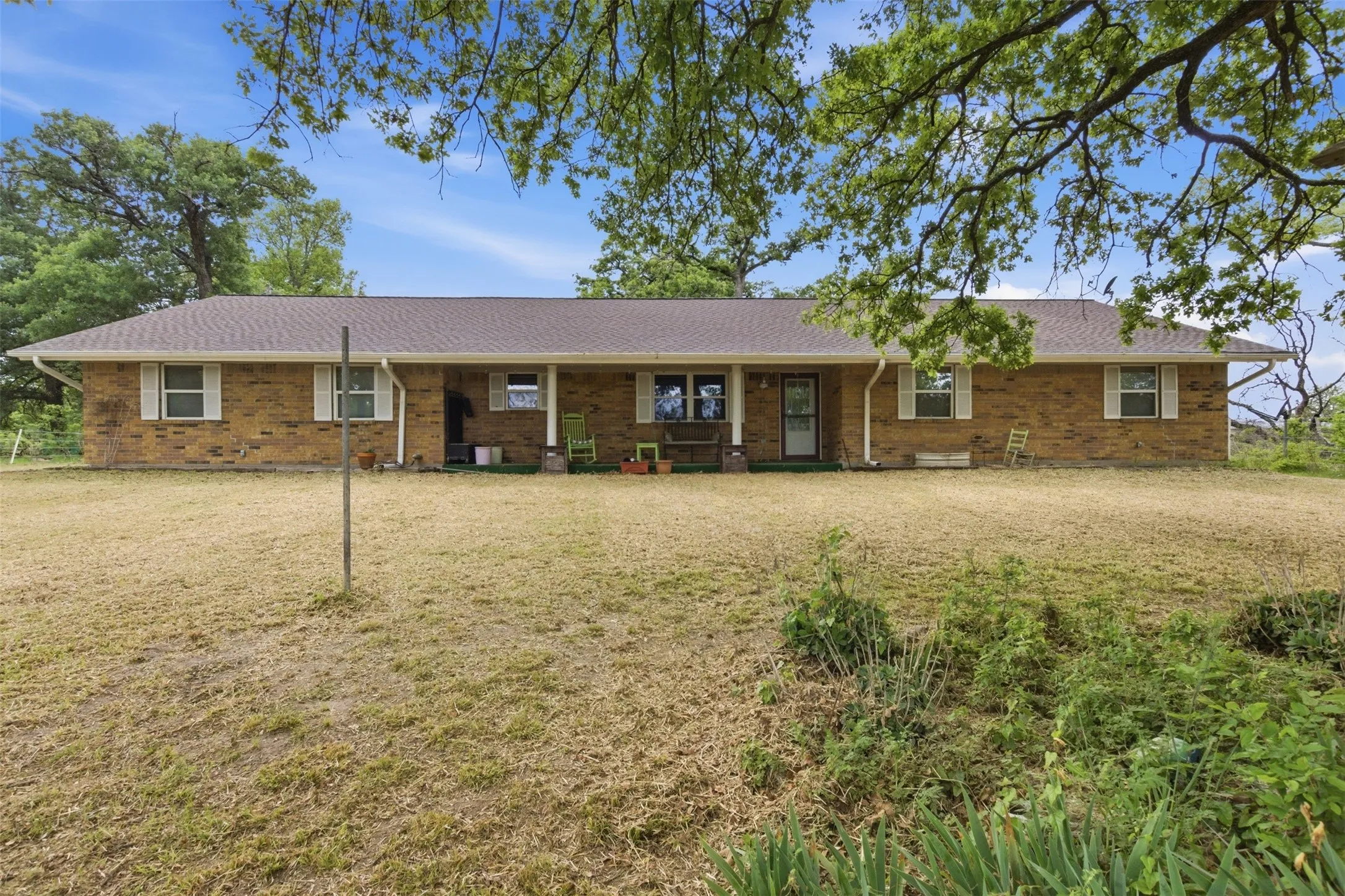 Farm For Sale in Hunt County , 639 County Road 1001, Greenville, Texas 75401, 3 Bedroom, 2 Bathroom, 2 Garage spaces, 2,032 Sqft, built in 1975, Preowned, Price $1,200,000, mls#21228192, Real Estate Agent in Greenville, Homes For Sale in Hunt county, Homes For Sale in Greenville, Realtor in Greenville Texas, Real Estate Brokerage Independent Realty Texas, Luminita Cordes Realtor