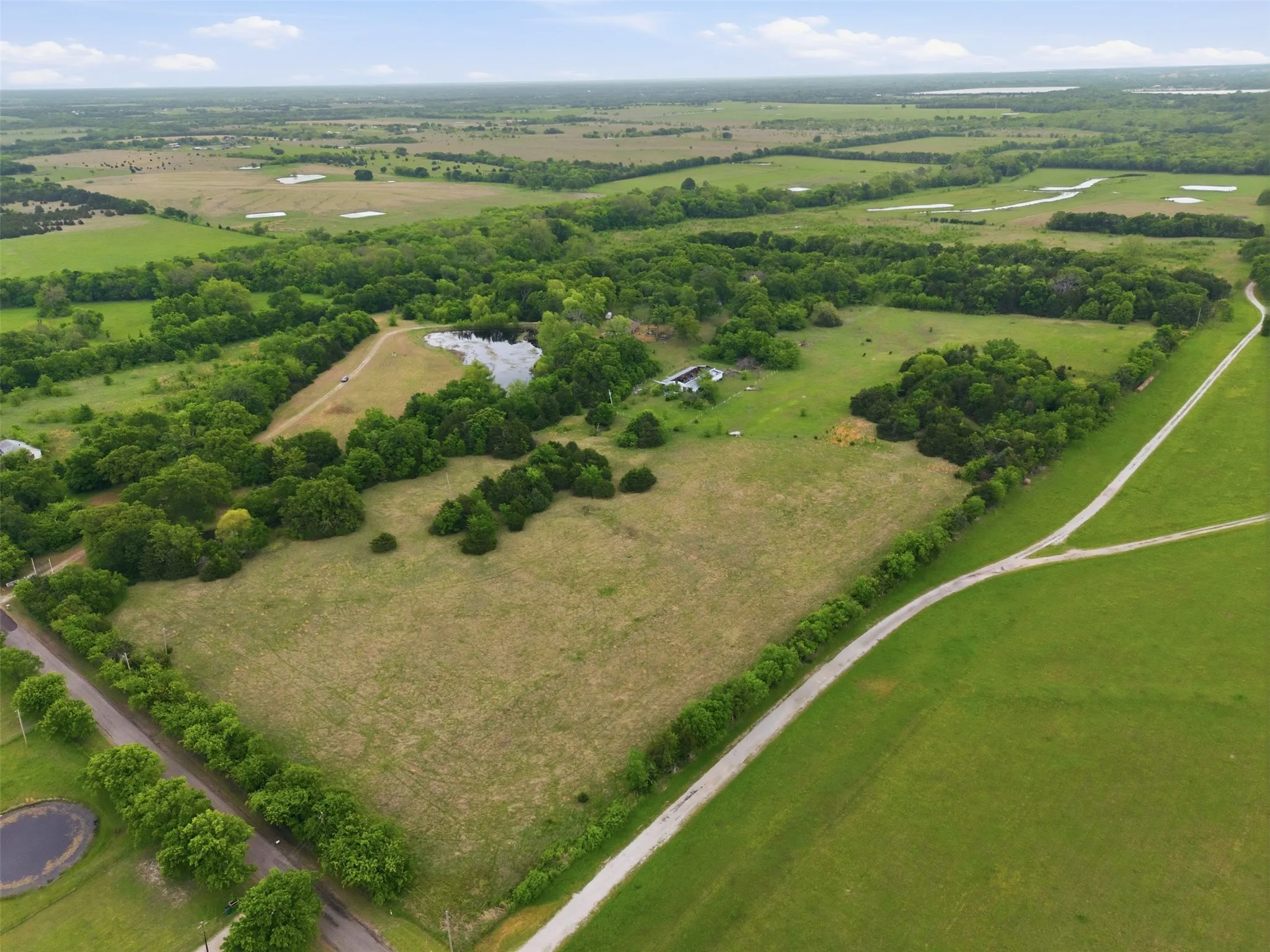 Farm For Sale in Hunt County , 639 County Road 1001, Greenville, Texas 75401, 3 Bedroom, 2 Bathroom, 2 Garage spaces, 2,032 Sqft, built in 1975, Preowned, Price $1,200,000, mls#21228192, Real Estate Agent in Greenville, Homes For Sale in Hunt county, Homes For Sale in Greenville, Realtor in Greenville Texas, Real Estate Brokerage Independent Realty Texas, Luminita Cordes Realtor
