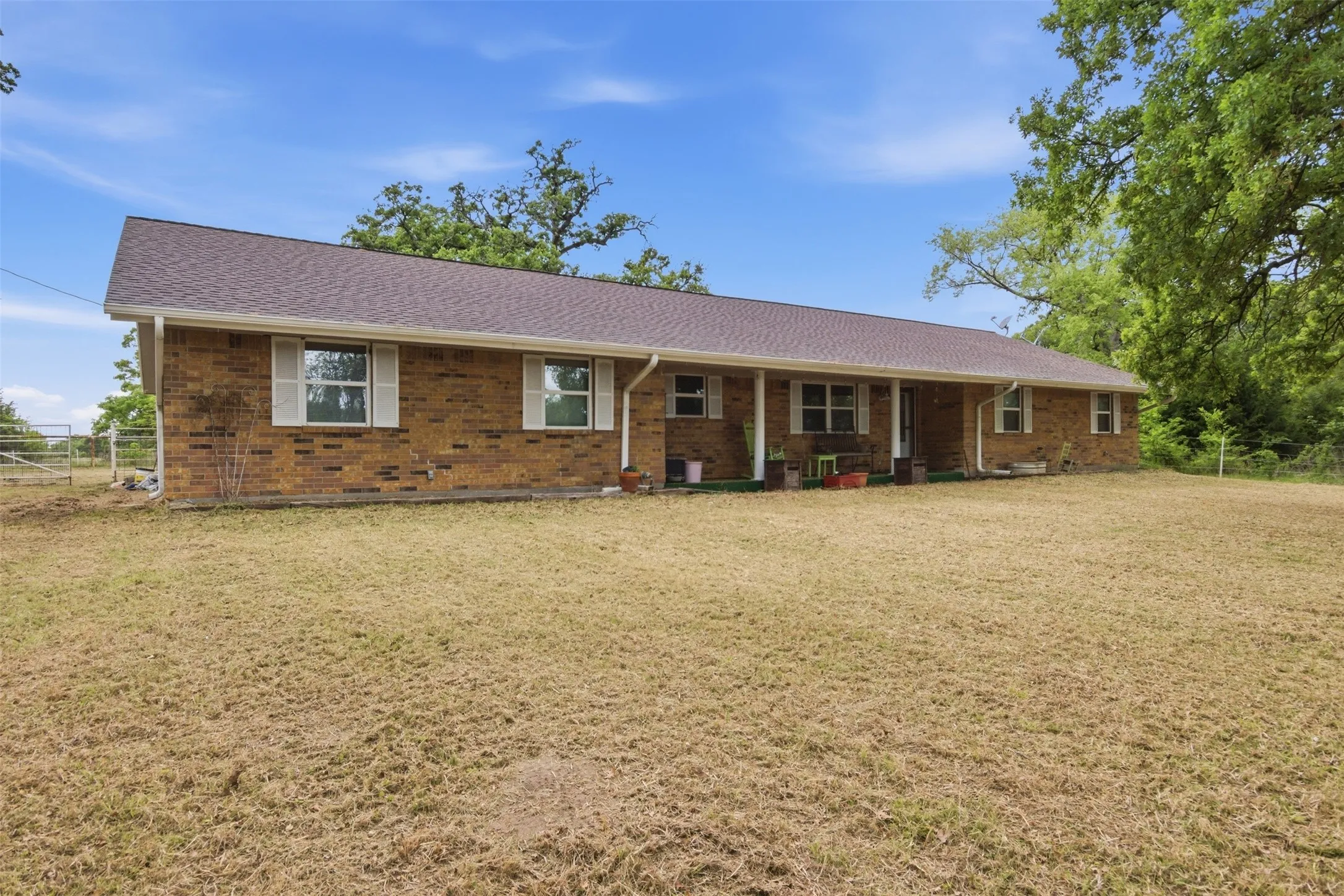 Farm For Sale in Hunt County , 639 County Road 1001, Greenville, Texas 75401, 3 Bedroom, 2 Bathroom, 2 Garage spaces, 2,032 Sqft, built in 1975, Preowned, Price $1,200,000, mls#21228192, Real Estate Agent in Greenville, Homes For Sale in Hunt county, Homes For Sale in Greenville, Realtor in Greenville Texas, Real Estate Brokerage Independent Realty Texas, Luminita Cordes Realtor