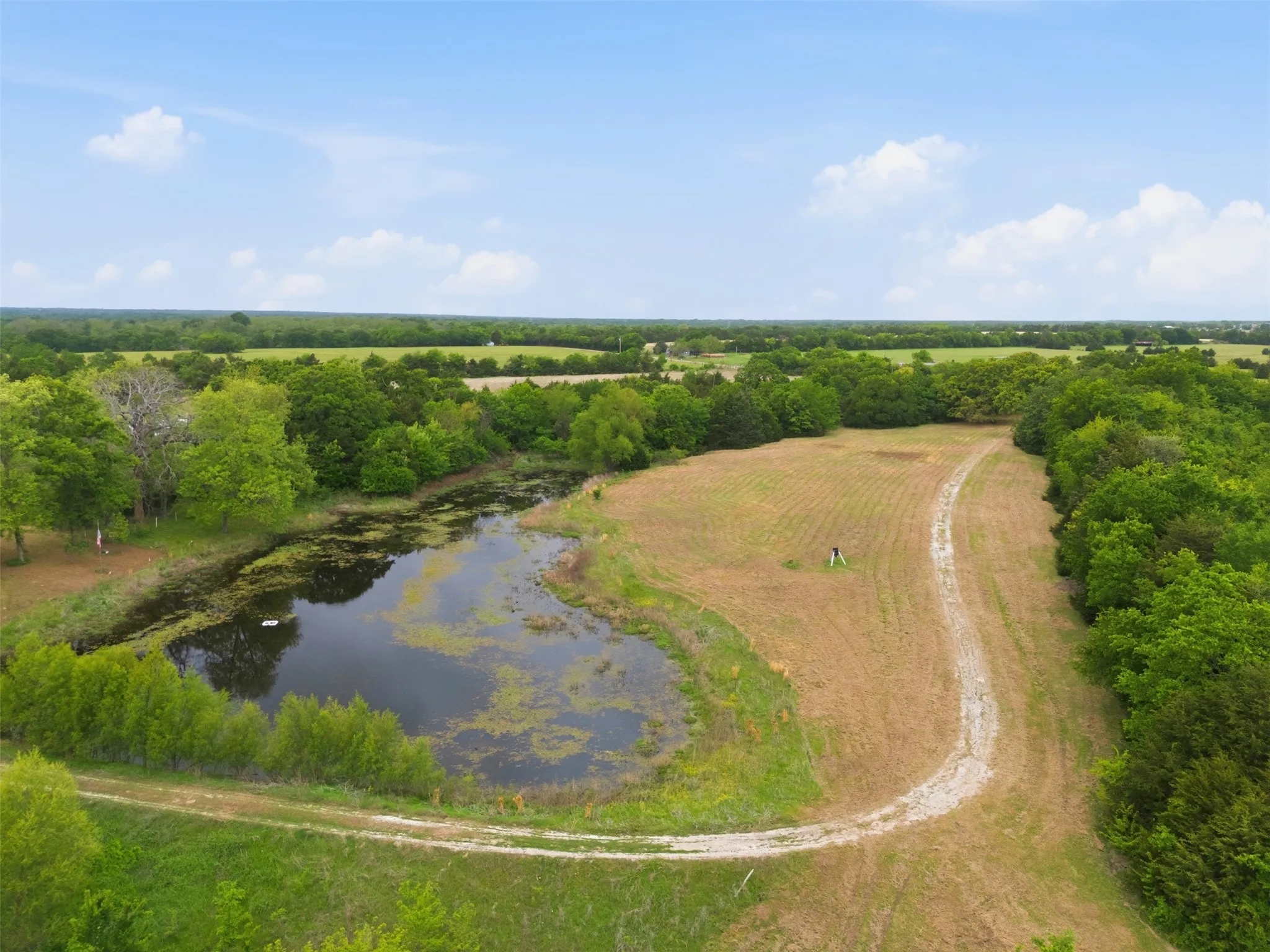 Farm For Sale in Hunt County , 639 County Road 1001, Greenville, Texas 75401, 3 Bedroom, 2 Bathroom, 2 Garage spaces, 2,032 Sqft, built in 1975, Preowned, Price $1,200,000, mls#21228192, Real Estate Agent in Greenville, Homes For Sale in Hunt county, Homes For Sale in Greenville, Realtor in Greenville Texas, Real Estate Brokerage Independent Realty Texas, Luminita Cordes Realtor