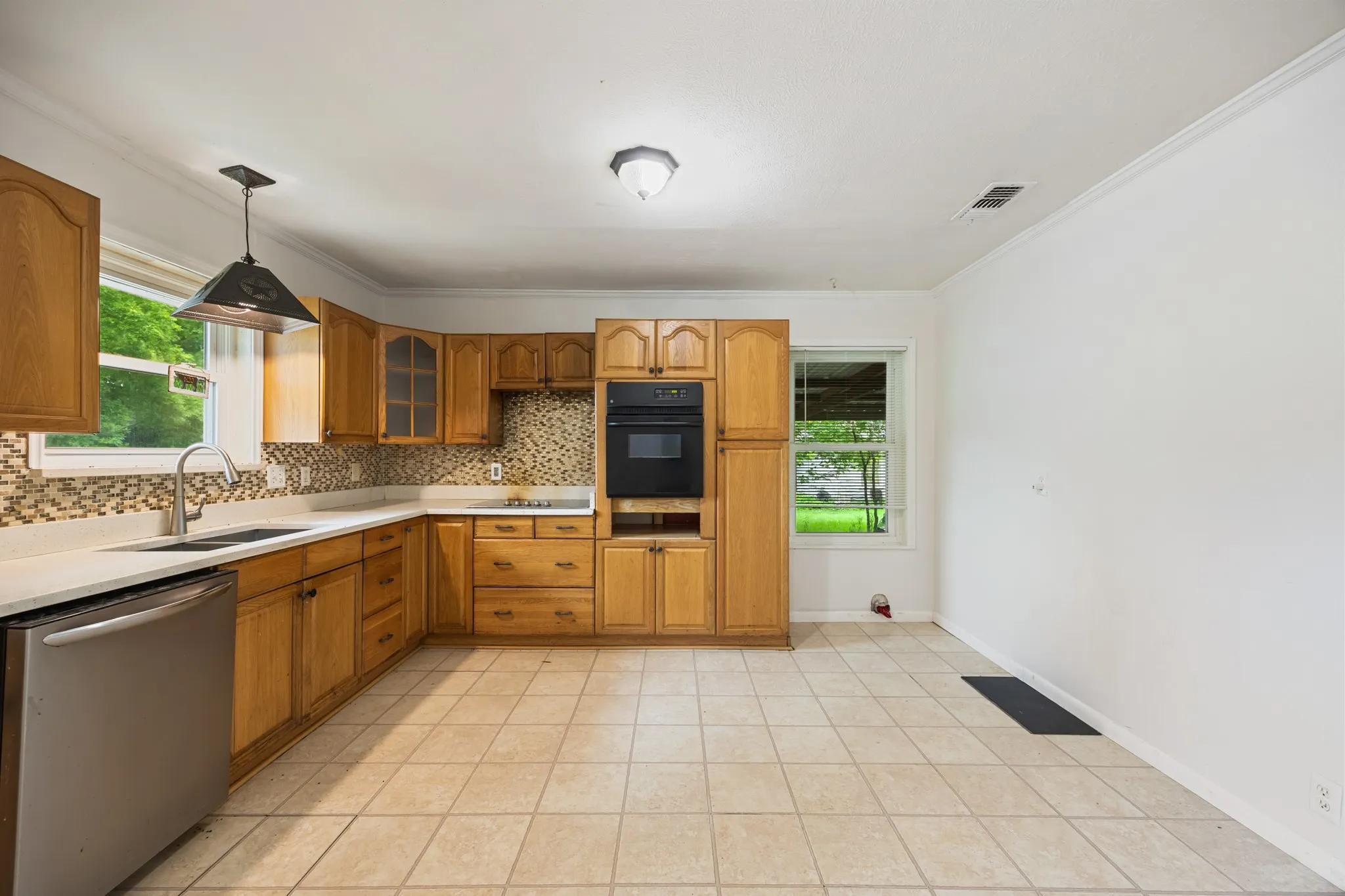 Single Family Residence For Sale in Rains County , 571 S 1st Street, Point, Texas 75472, 3 Bedroom, 1 Bathroom, Garage spaces, 1,305 Sqft, built in 1965, Preowned, mls#21237064, Real Estate Agent in Point, Homes For Sale in Rains county, Homes For Sale in Point, Realtor in Point Texas, Real Estate Brokerage Independent Realty Texas, Luminita Cordes Realtor
