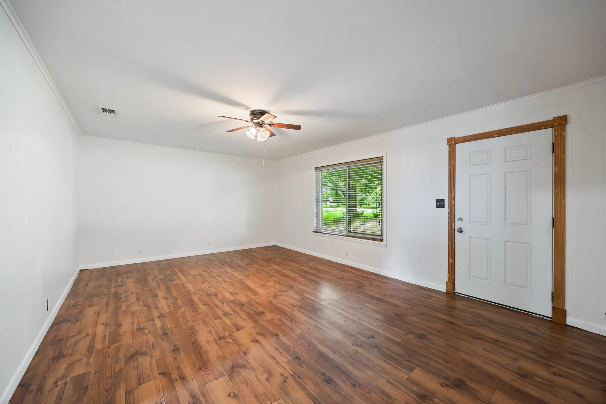 Single Family Residence For Sale in Rains County , 571 S 1st Street, Point, Texas 75472, 3 Bedroom, 1 Bathroom, Garage spaces, 1,305 Sqft, built in 1965, Preowned, mls#21237064, Real Estate Agent in Point, Homes For Sale in Rains county, Homes For Sale in Point, Realtor in Point Texas, Real Estate Brokerage Independent Realty Texas, Luminita Cordes Realtor