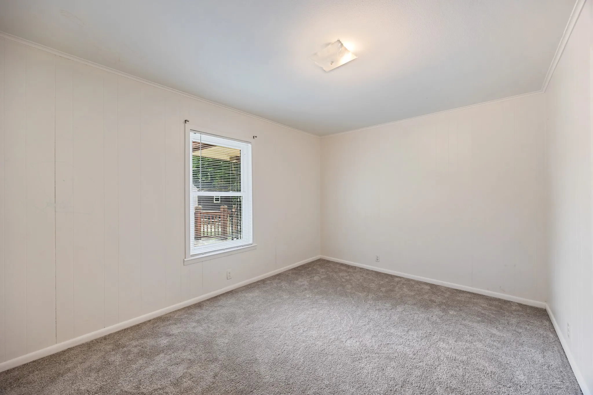 Single Family Residence For Sale in Rains County , 571 S 1st Street, Point, Texas 75472, 3 Bedroom, 1 Bathroom, Garage spaces, 1,305 Sqft, built in 1965, Preowned, mls#21237064, Real Estate Agent in Point, Homes For Sale in Rains county, Homes For Sale in Point, Realtor in Point Texas, Real Estate Brokerage Independent Realty Texas, Luminita Cordes Realtor