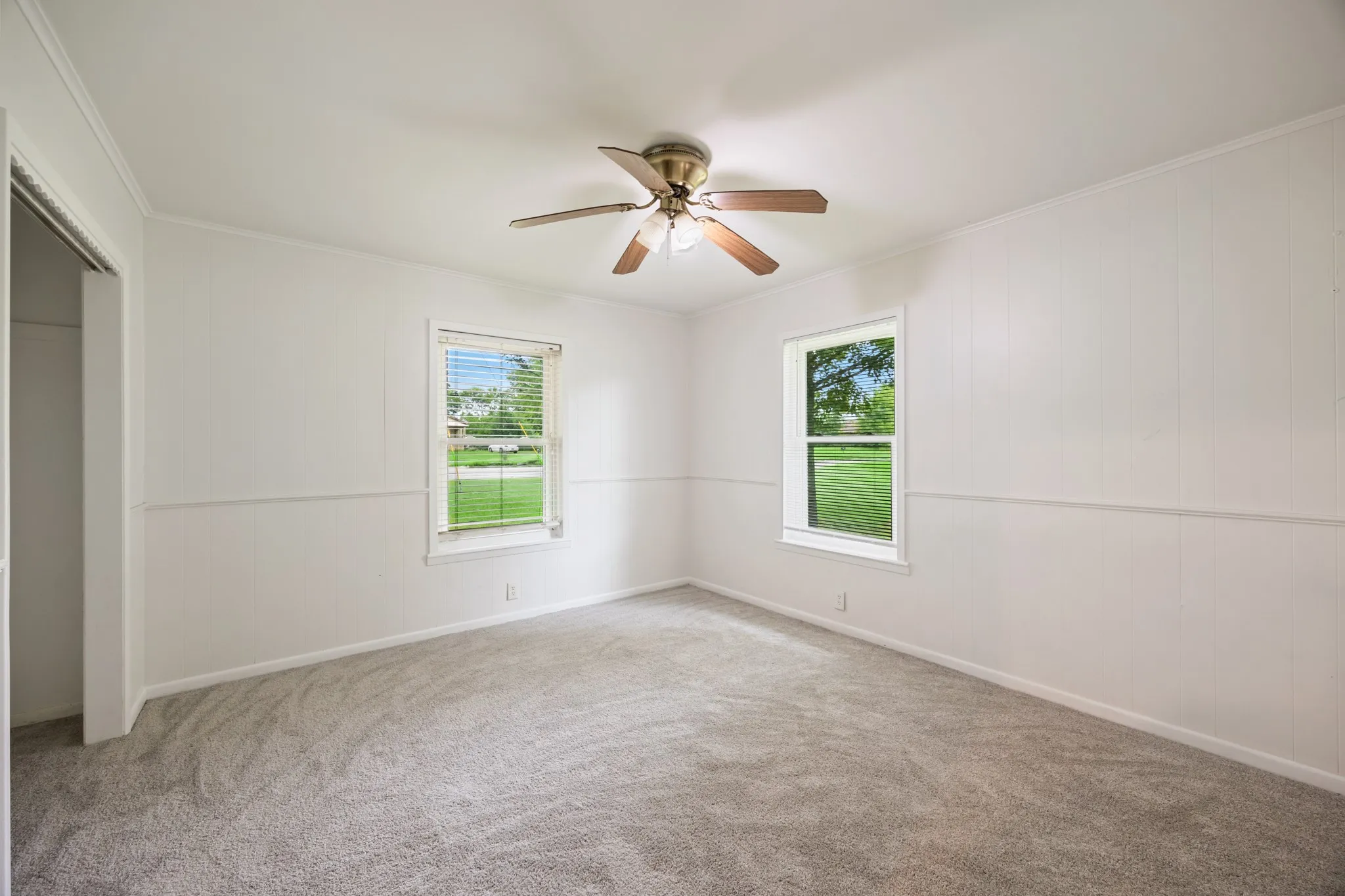 Single Family Residence For Sale in Rains County , 571 S 1st Street, Point, Texas 75472, 3 Bedroom, 1 Bathroom, Garage spaces, 1,305 Sqft, built in 1965, Preowned, mls#21237064, Real Estate Agent in Point, Homes For Sale in Rains county, Homes For Sale in Point, Realtor in Point Texas, Real Estate Brokerage Independent Realty Texas, Luminita Cordes Realtor