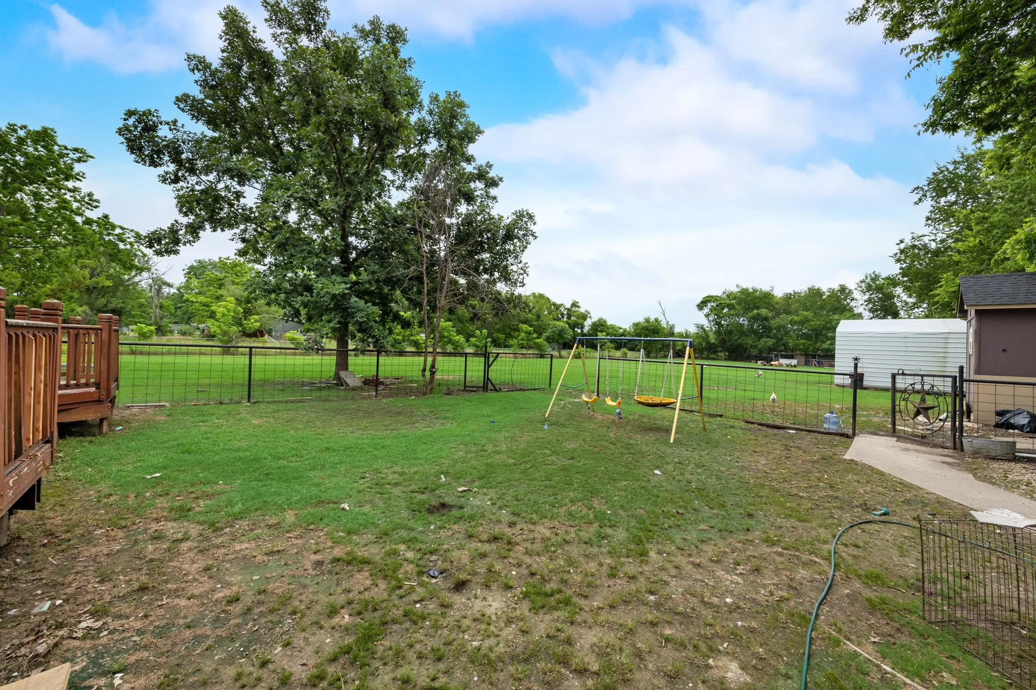 Single Family Residence For Sale in Rains County , 571 S 1st Street, Point, Texas 75472, 3 Bedroom, 1 Bathroom, Garage spaces, 1,305 Sqft, built in 1965, Preowned, mls#21237064, Real Estate Agent in Point, Homes For Sale in Rains county, Homes For Sale in Point, Realtor in Point Texas, Real Estate Brokerage Independent Realty Texas, Luminita Cordes Realtor