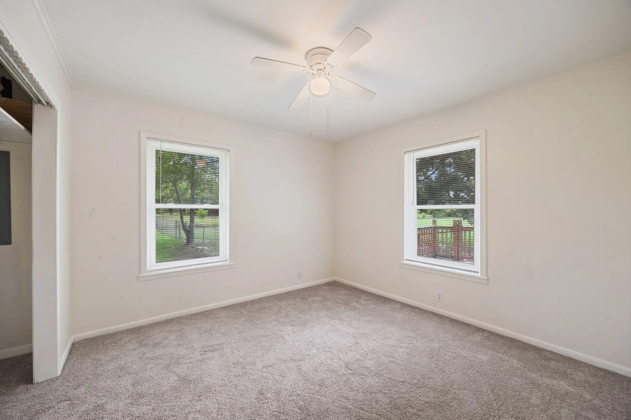 Single Family Residence For Sale in Rains County , 571 S 1st Street, Point, Texas 75472, 3 Bedroom, 1 Bathroom, Garage spaces, 1,305 Sqft, built in 1965, Preowned, mls#21237064, Real Estate Agent in Point, Homes For Sale in Rains county, Homes For Sale in Point, Realtor in Point Texas, Real Estate Brokerage Independent Realty Texas, Luminita Cordes Realtor