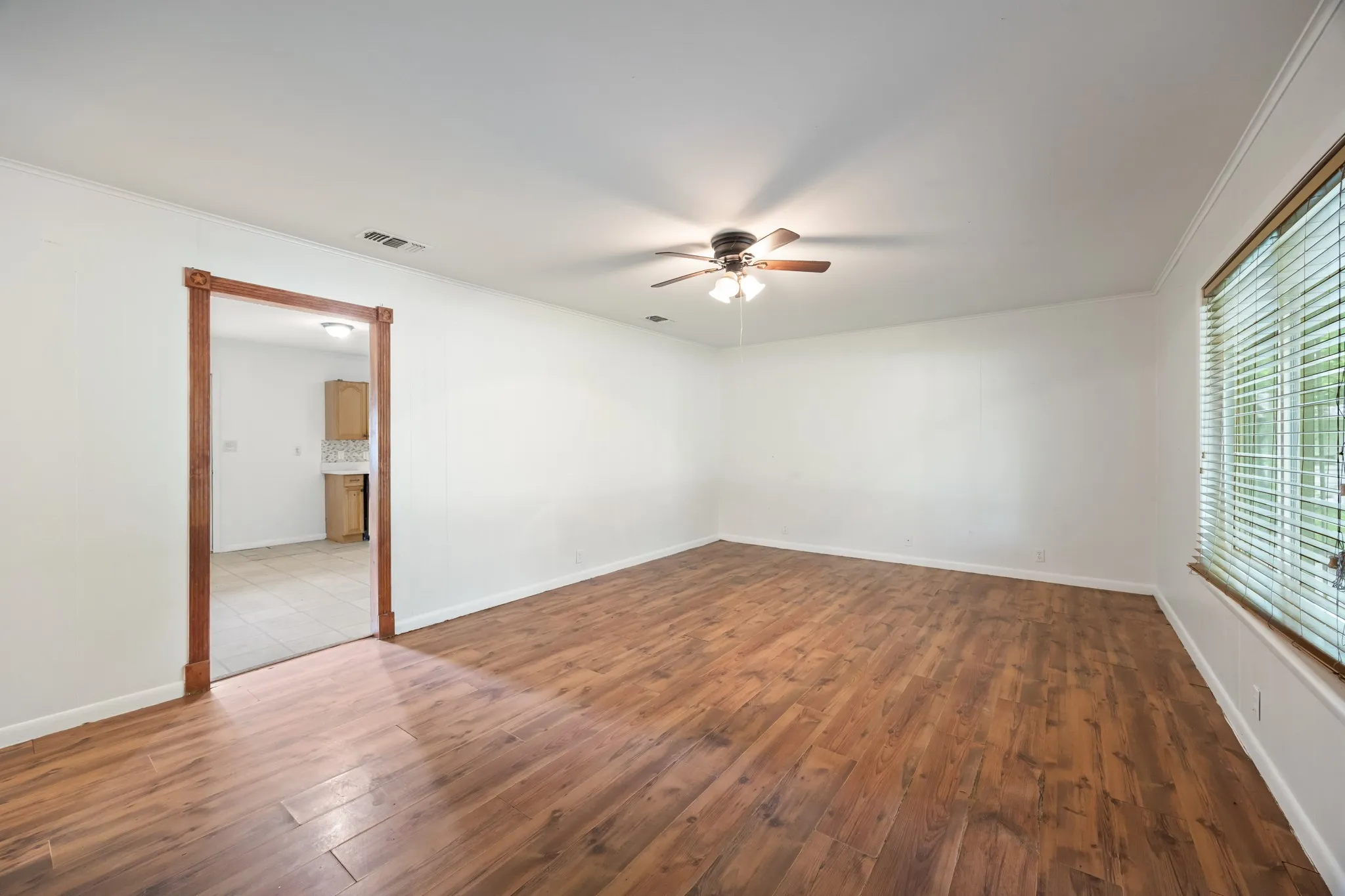 Single Family Residence For Sale in Rains County , 571 S 1st Street, Point, Texas 75472, 3 Bedroom, 1 Bathroom, Garage spaces, 1,305 Sqft, built in 1965, Preowned, mls#21237064, Real Estate Agent in Point, Homes For Sale in Rains county, Homes For Sale in Point, Realtor in Point Texas, Real Estate Brokerage Independent Realty Texas, Luminita Cordes Realtor